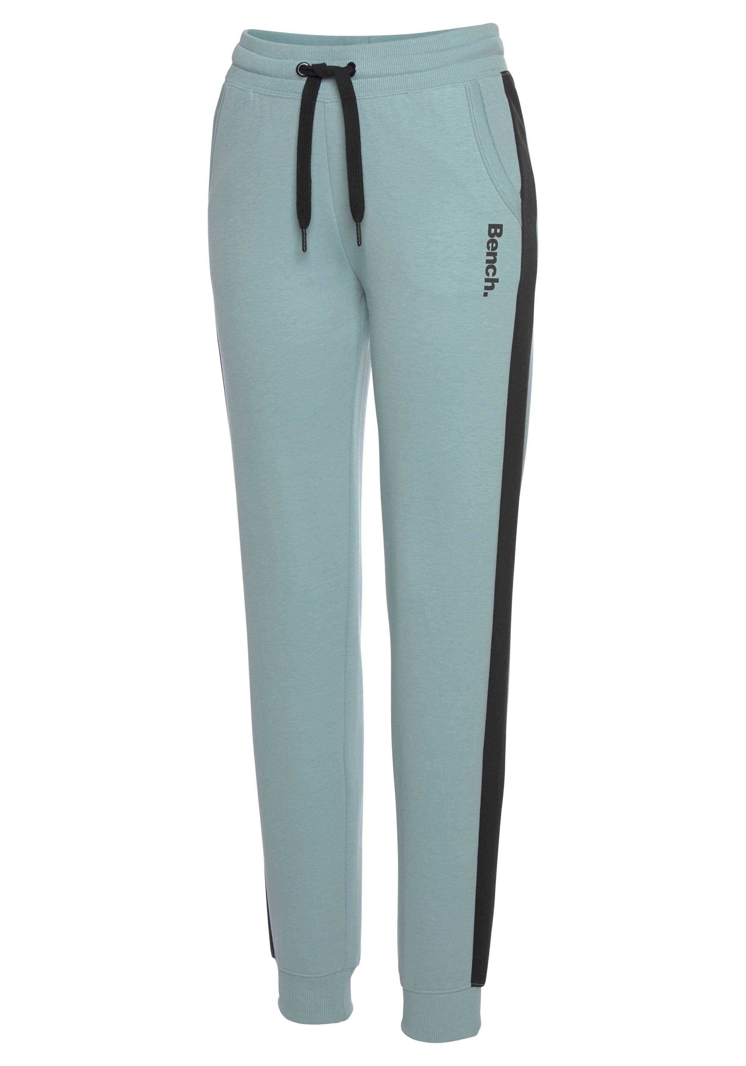 Bench. Loungewear Sweathose mit Seitenstreifen und schmalem Bein, Loungeanzug