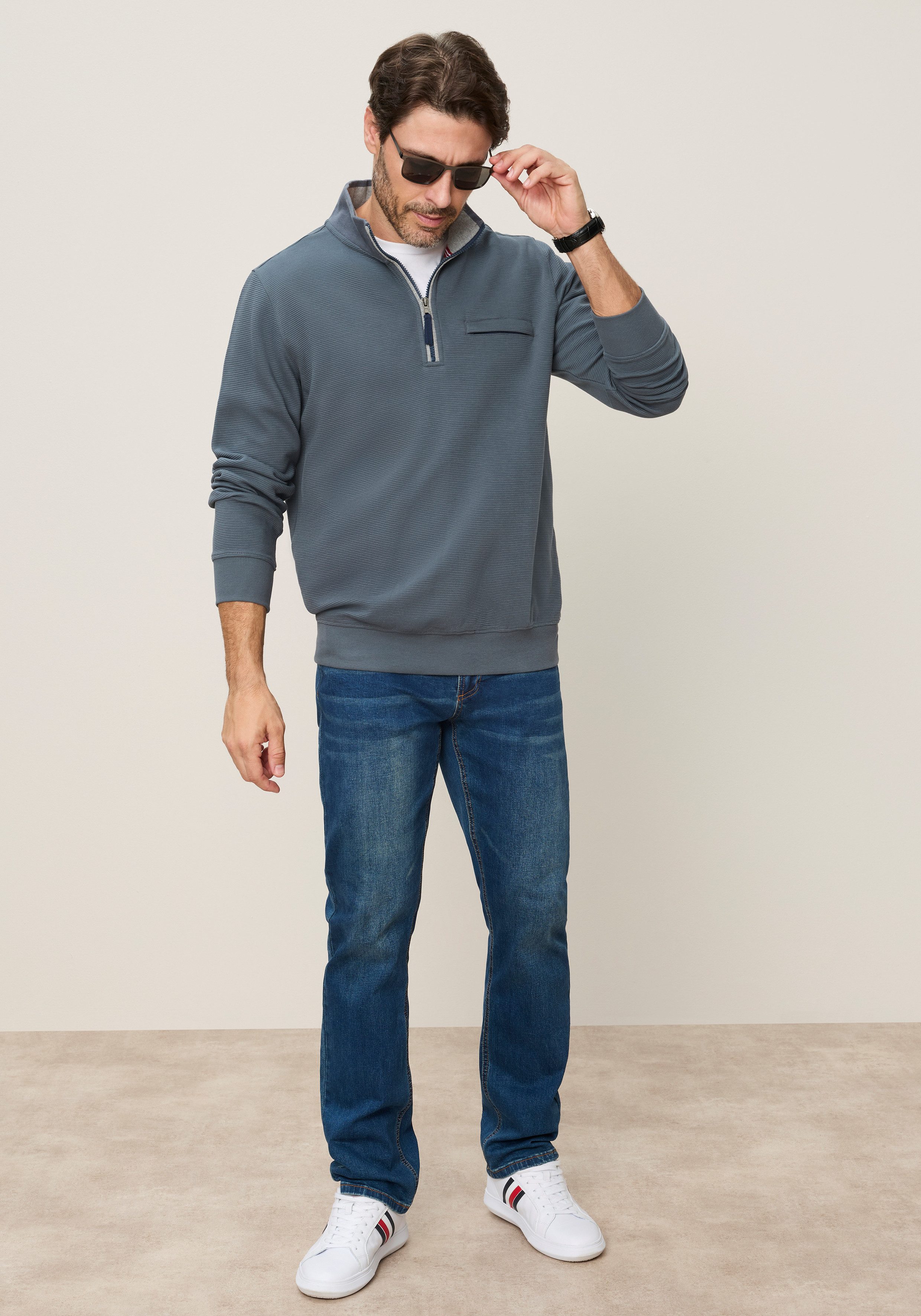 Zum Outfit 9