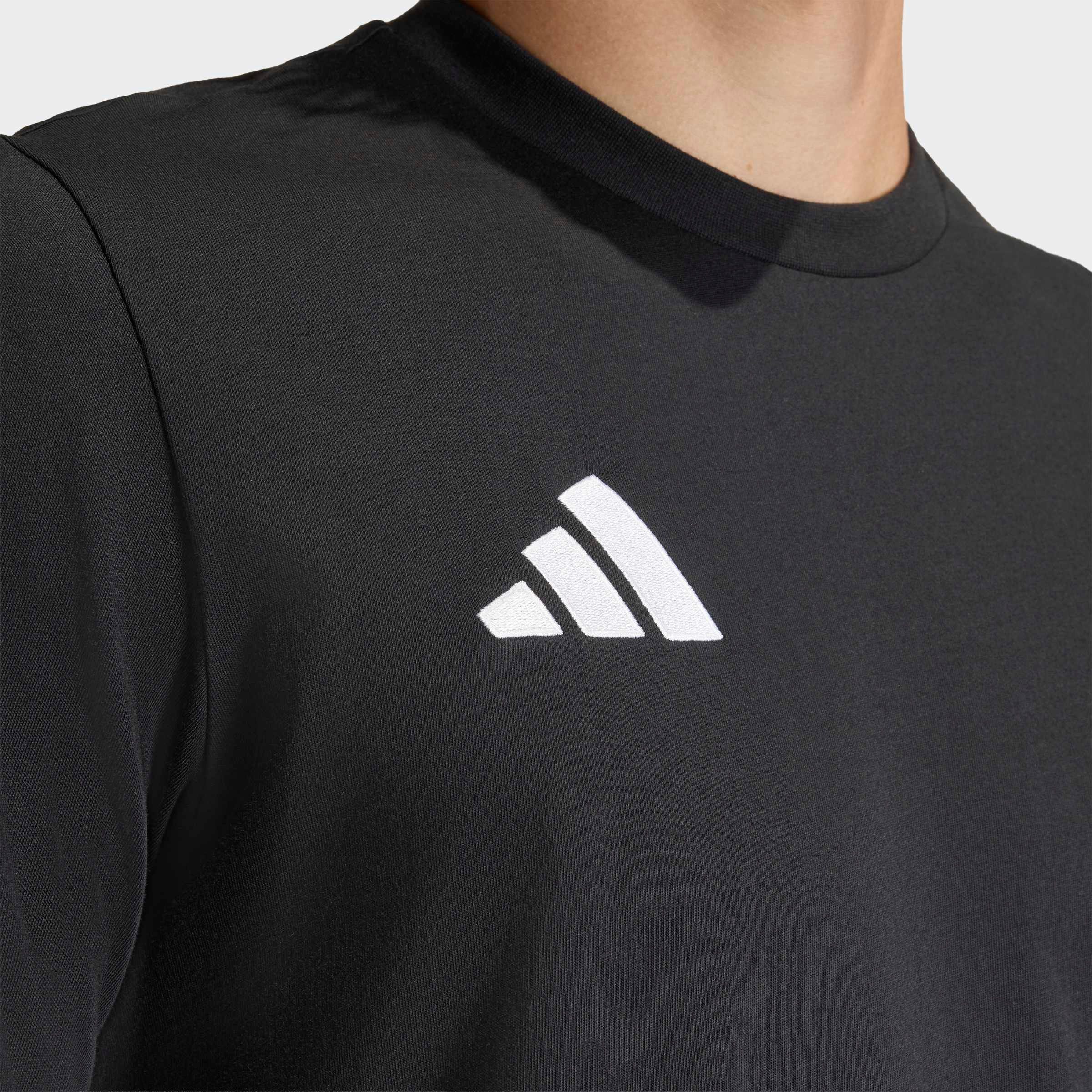 adidas Performance Trainingsshirt ENTRADA26 für Fußball und Freizeit, sportlicher Stil, Single Jersey Material