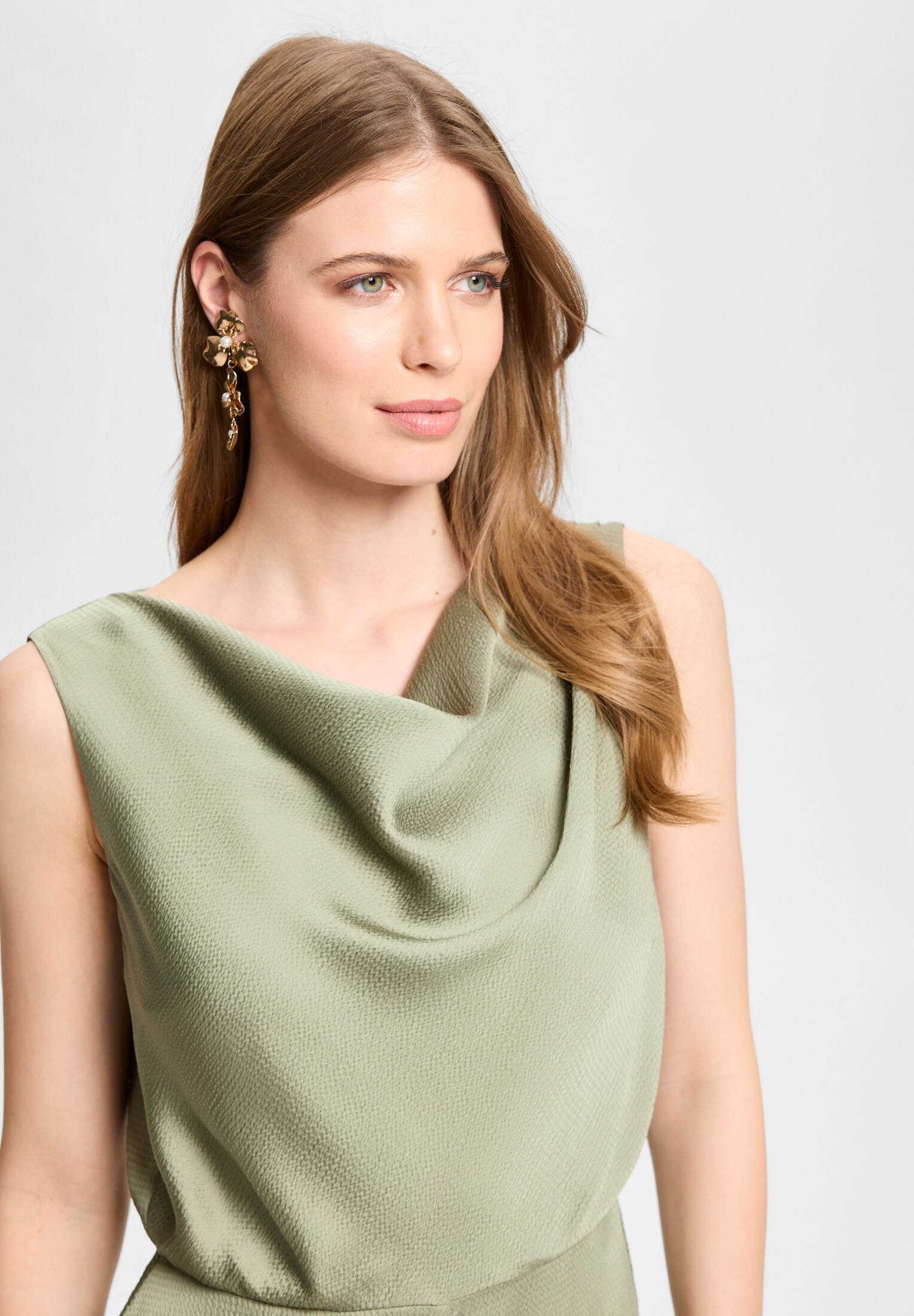 SWING Jumpsuit - Jumpsuit aus Satin mit Wasserfallausschnitt