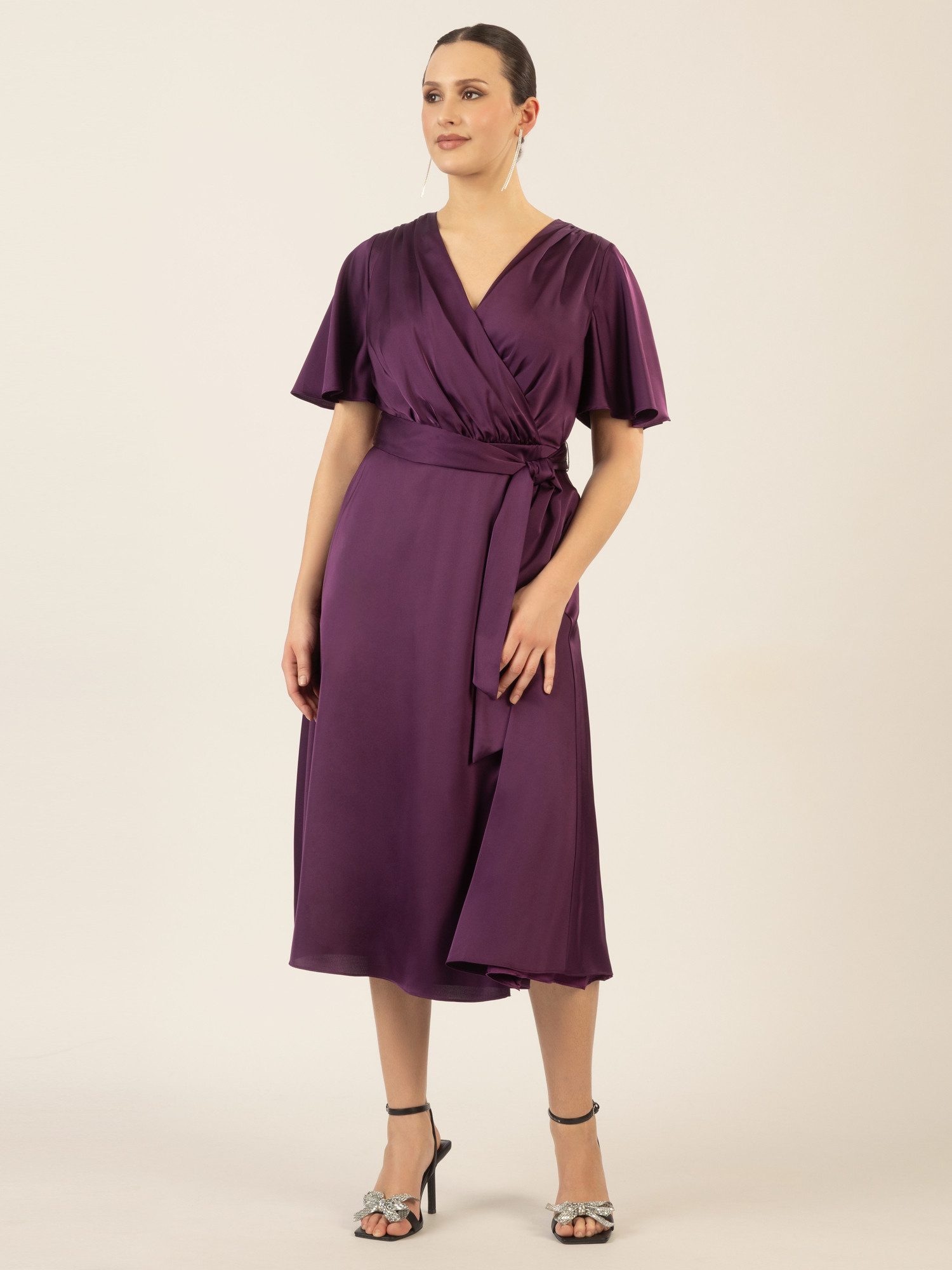 Apart Midikleid us mattschimmerndem Satin günstig online kaufen