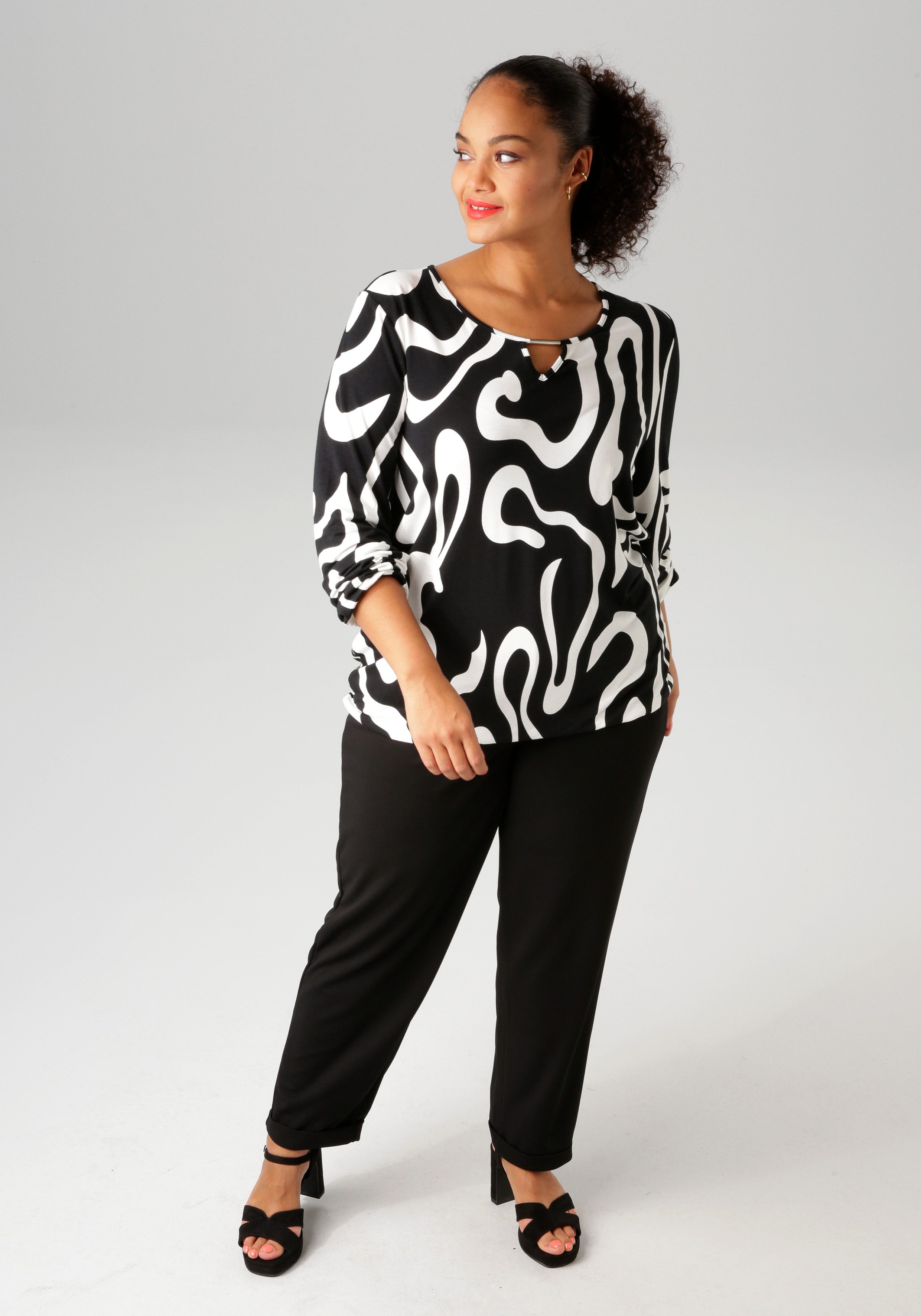 Aniston PLUS Langarmshirt mit großflächigem, grafischen Druck