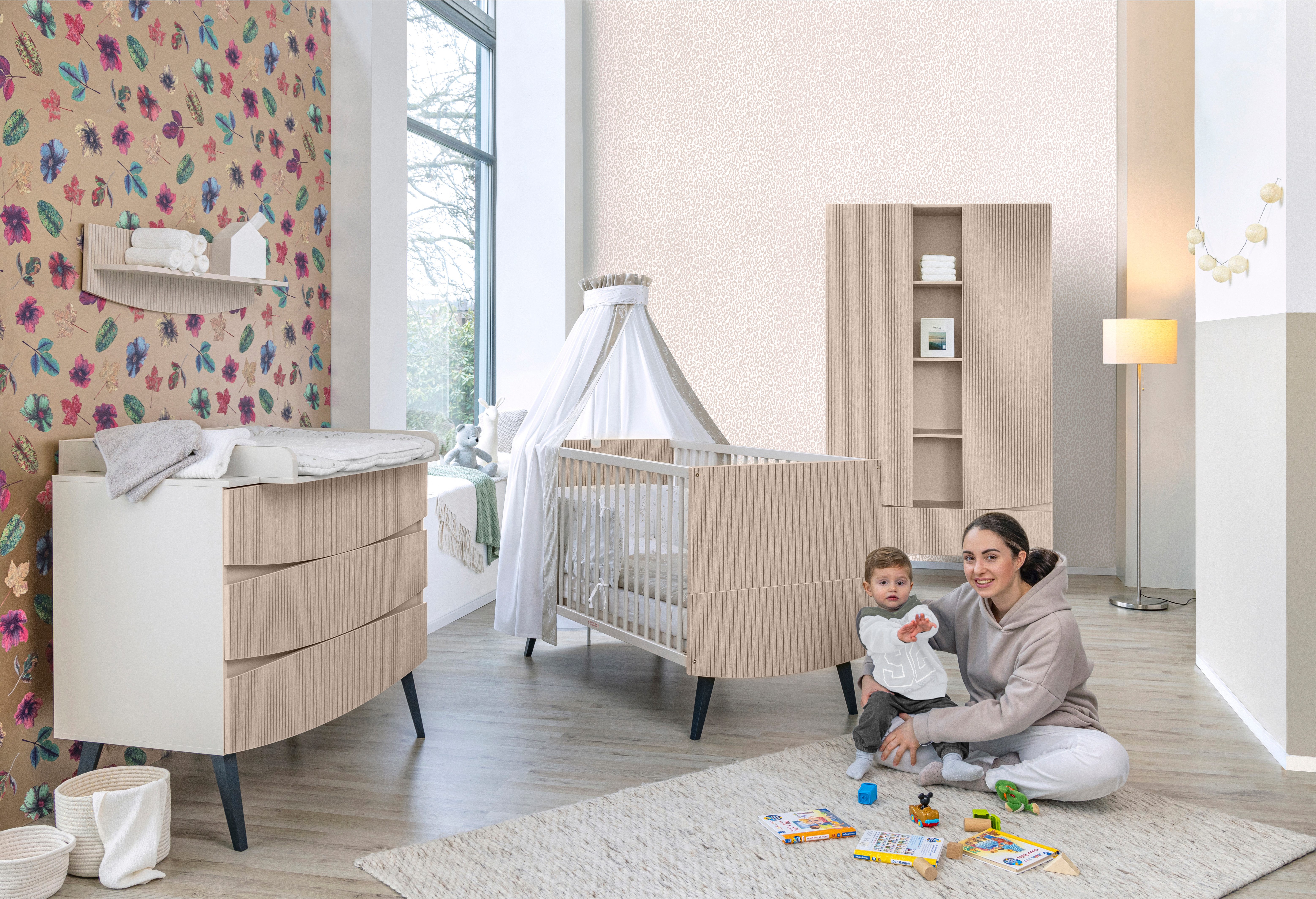 Schardt Kinderkleiderschrank SMILE Schrank 2 Türen mit Mittelregal, Dekor Connery natur/Carat beige