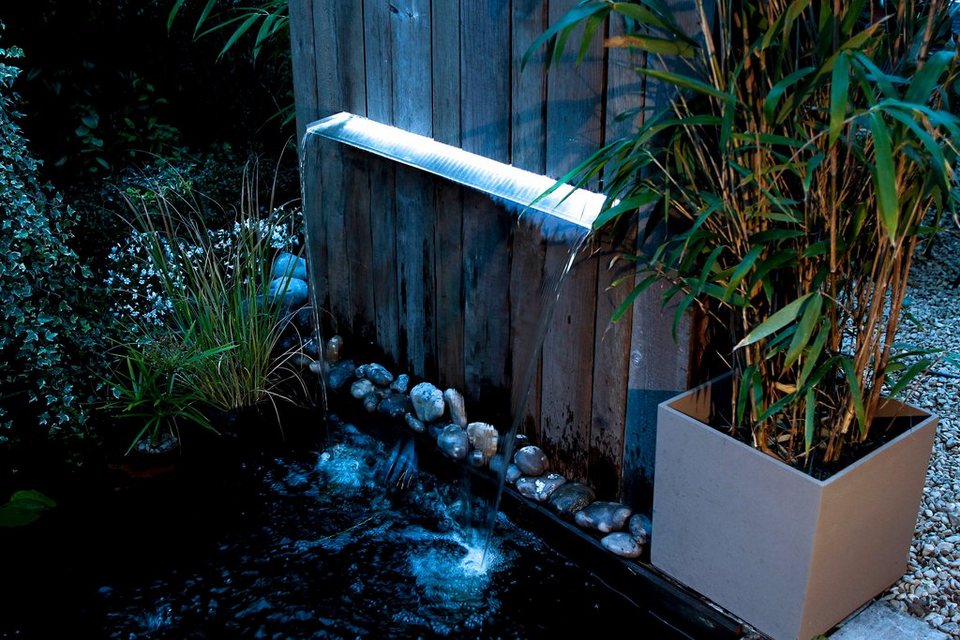 LED bringen LEDs 90, integriert, fest Wasserfall Ubbink zur auch schön Lichtleiste LED Geltung den blaue abends 62
