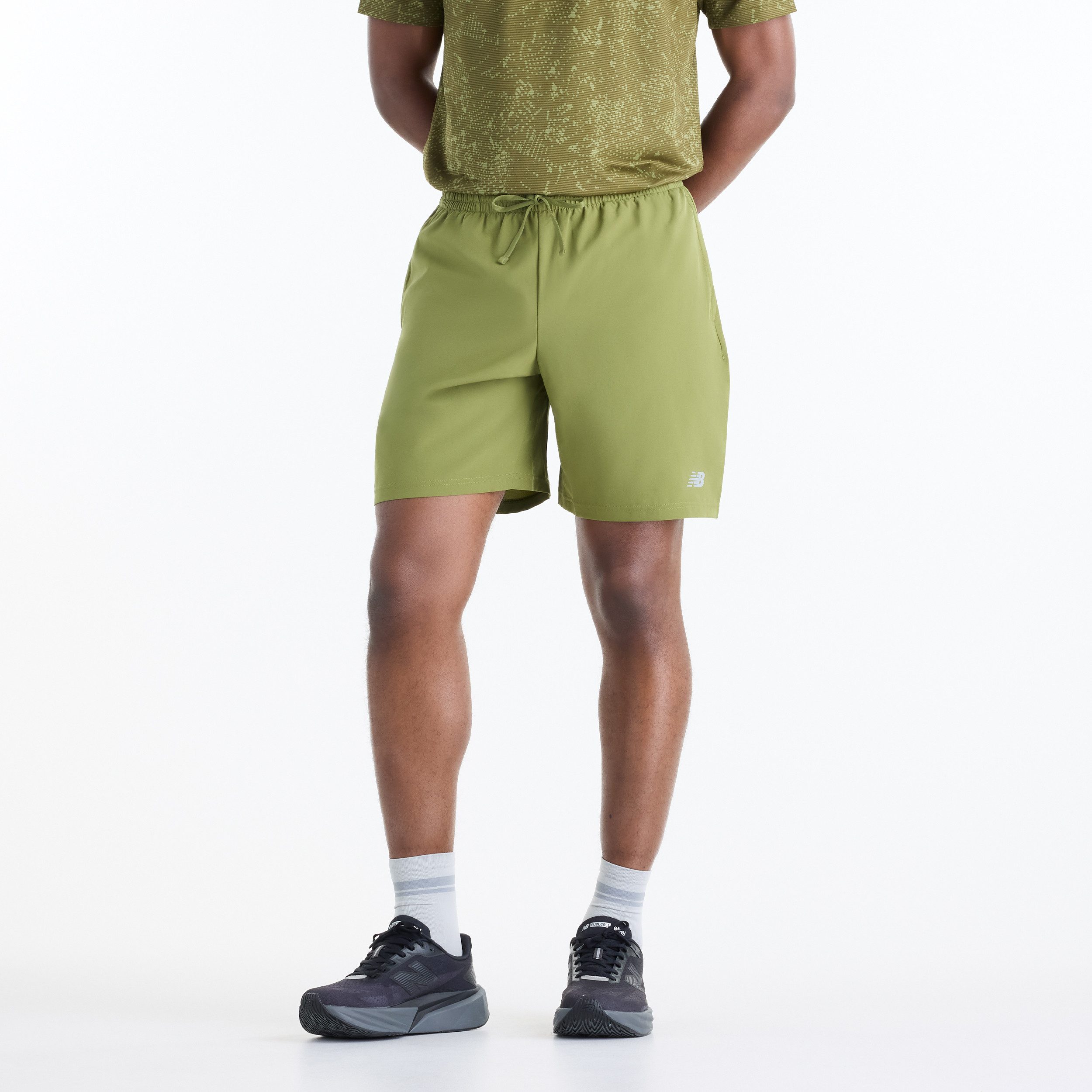 New Balance Laufshorts SPORT ESSENTIAL SHORT 7 mit atmungsaktivem Innenslip