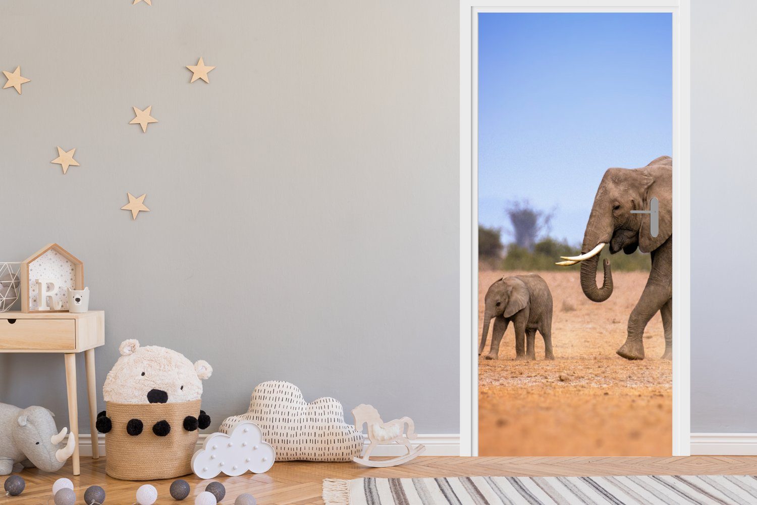 Baby in MuchoWow bedruckt, für Elefantenfamilie St), Türaufkleber, Matt, Tür, 75x205 Fototapete Kenia, (1 mit ihrem cm Türtapete