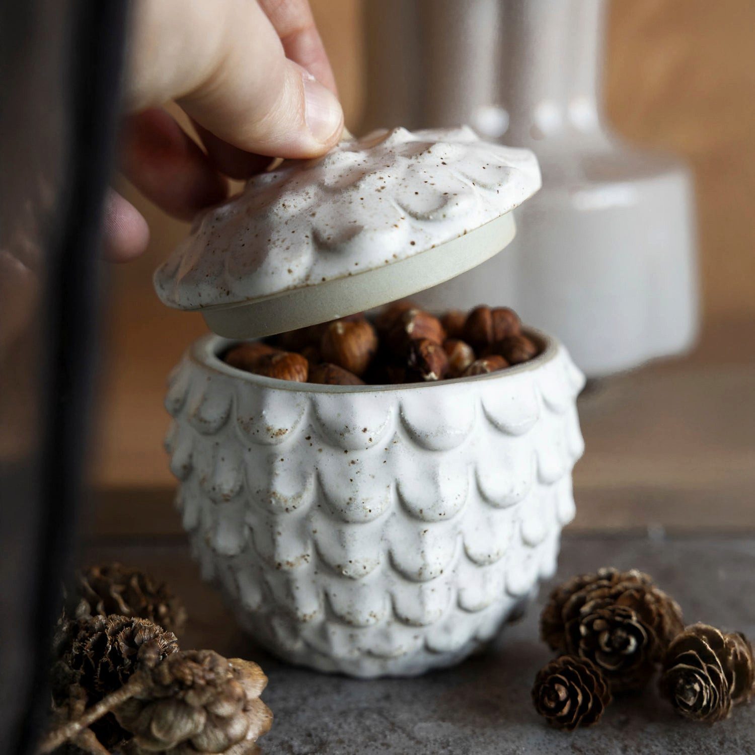 Storefactory Dekoobjekt Zapfen Dose mit Deckel Bergsjö in greige günstig online kaufen