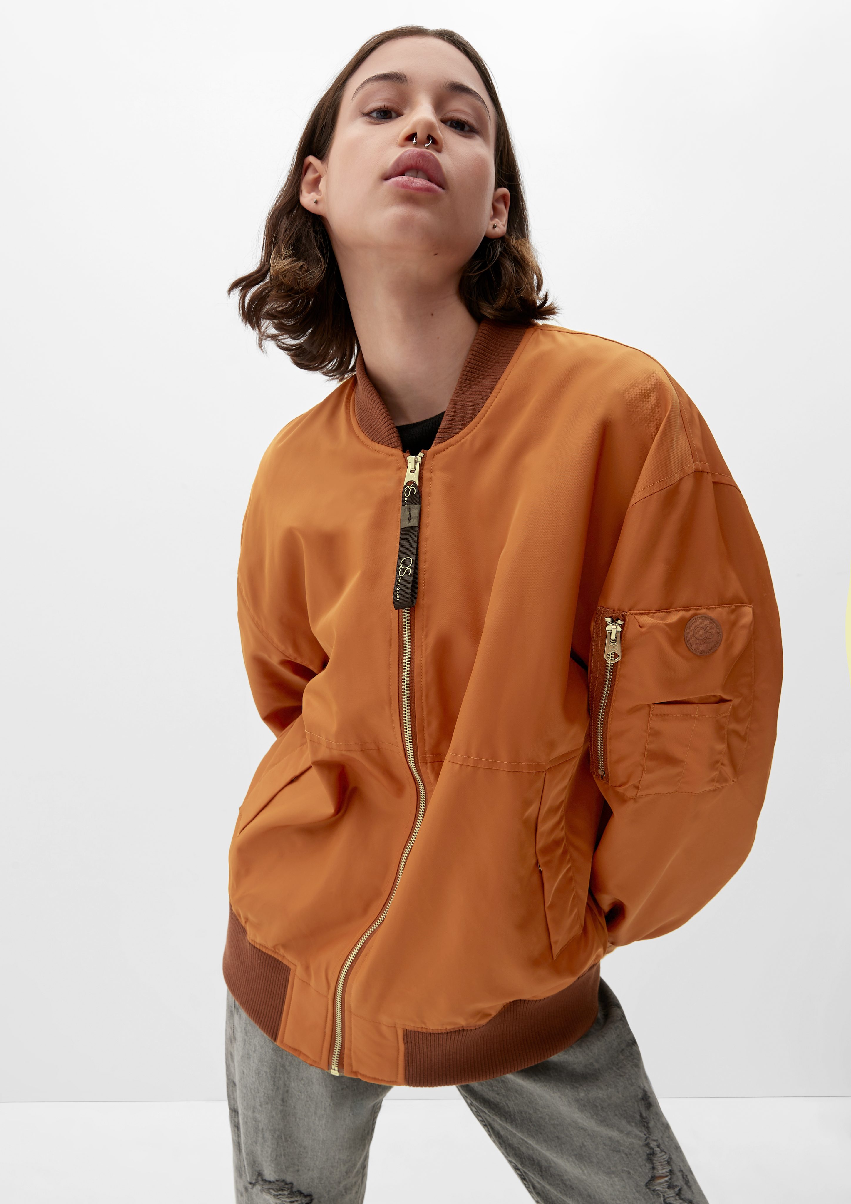 QS Outdoorjacke Bomberjacke in Oversize Tape, Logo