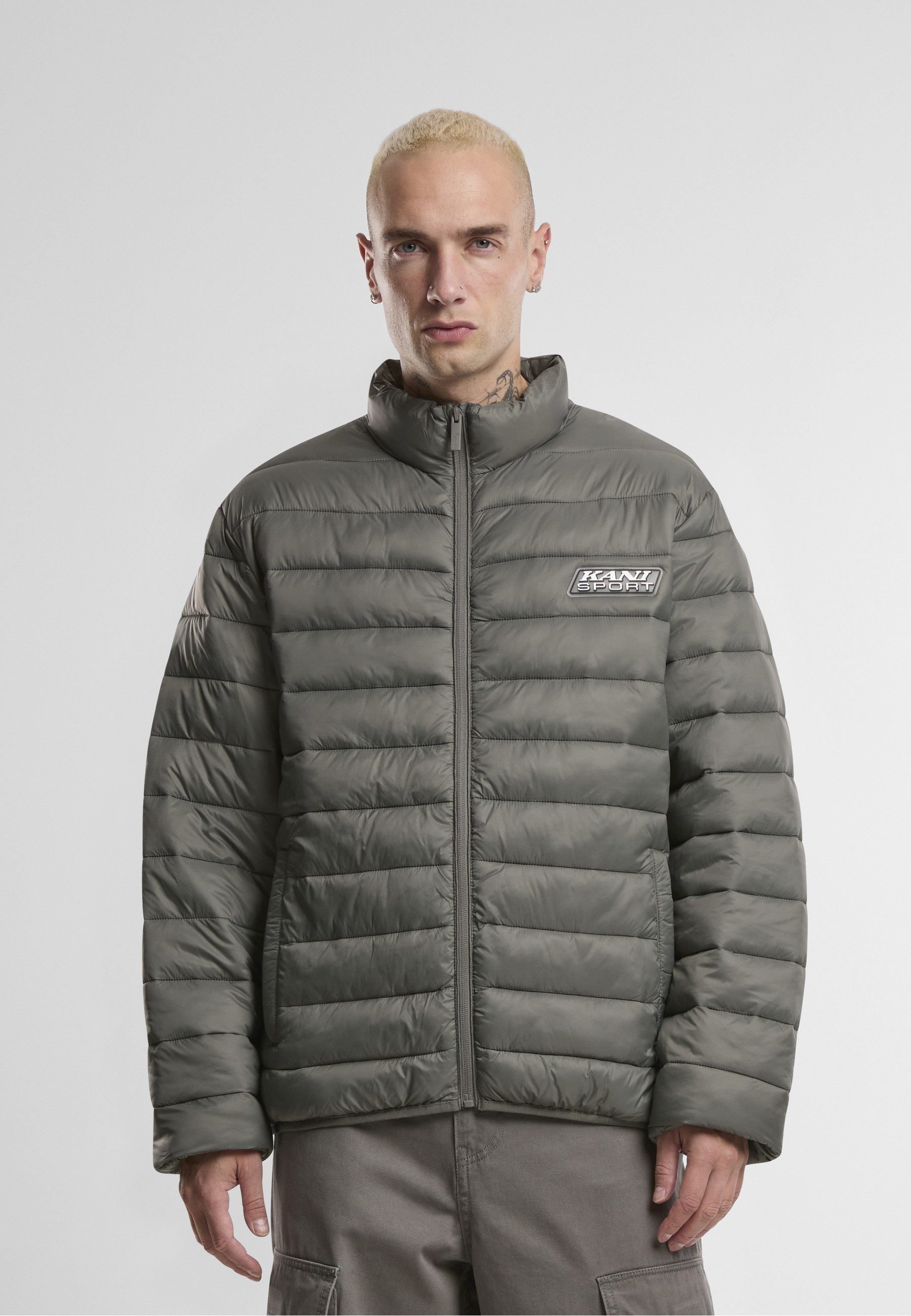 Karl Kani Allwetterjacke Karl Kani Karl Kani Sport Patch Light Puffer Jacket (1-St)