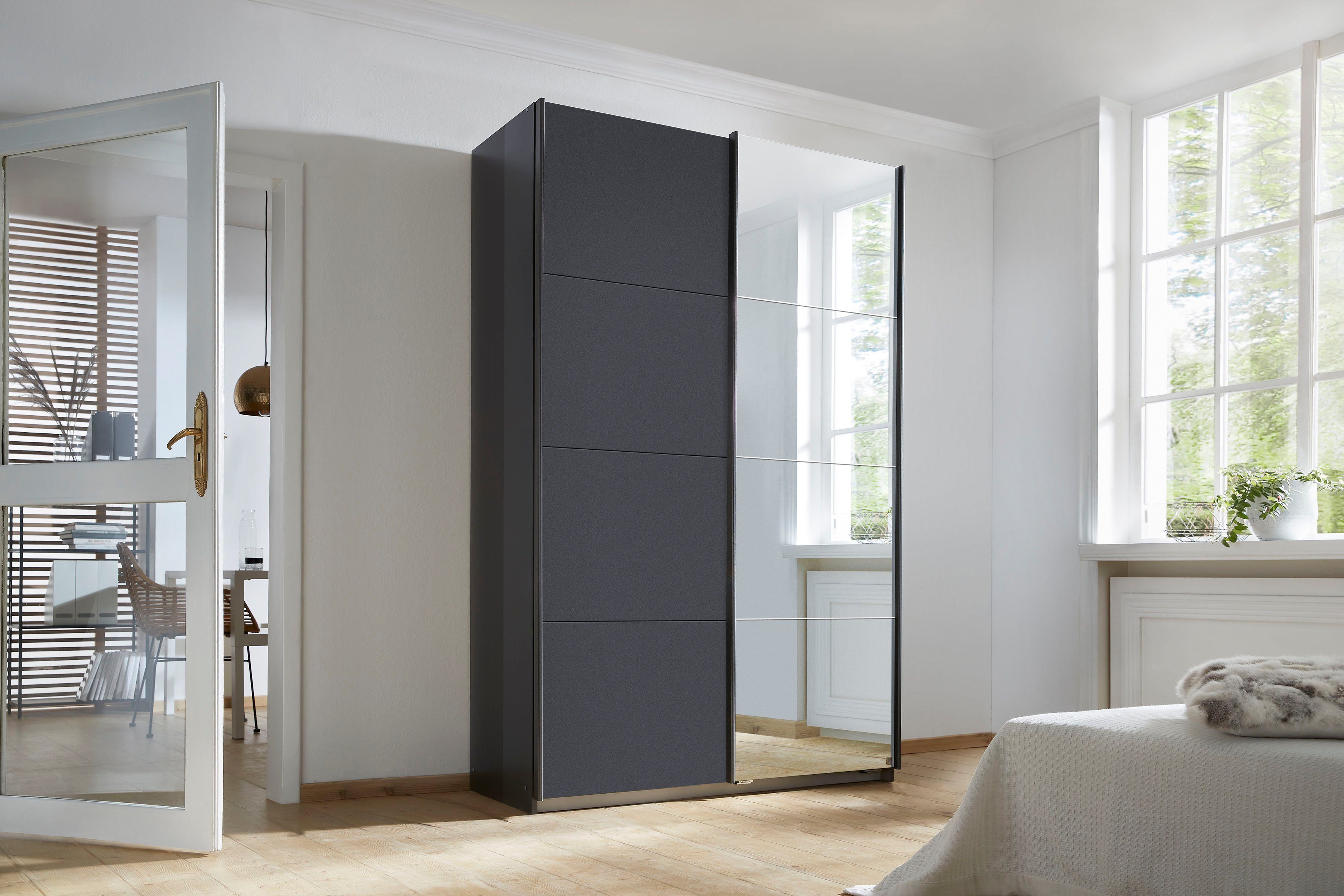 rauch Schwebetürenschrank Subito mit 4 Graumetallic Spiegelelementen