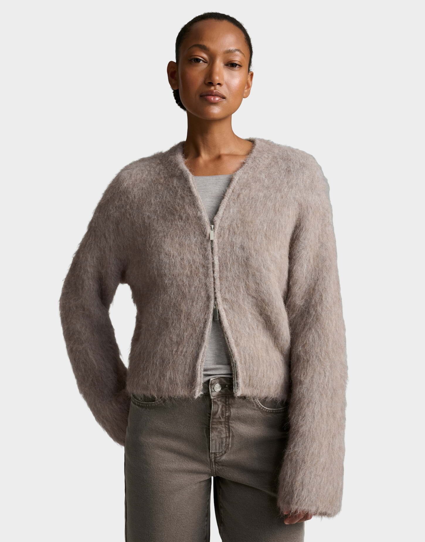 someday Strickjacke Tanzina aus weichem Alpaka Mix Verkürzte, gerade Silhouette mit flauschigem Griff