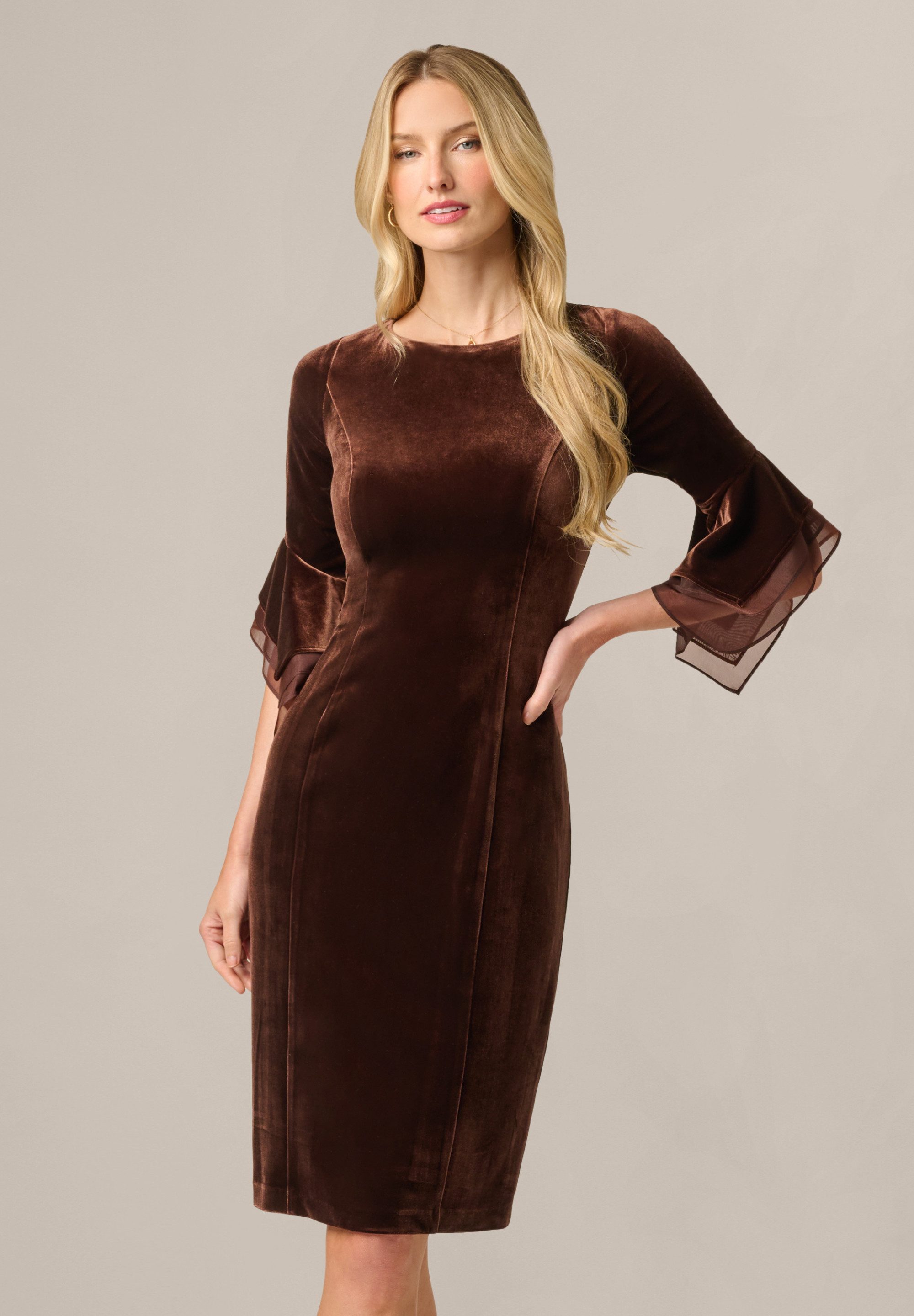 Adrianna Papell Midikleid Velvet Bell Sleeve Short Dress Tailliert, figurbetont, elegant