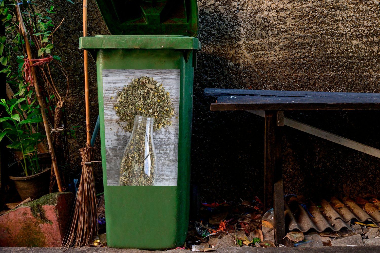 MuchoWow Wandsticker Container, Mülleimer-aufkleber, Sticker, (1 Abfalbehälter Mülltonne, St), einem Kräuter Getrocknete in Glas