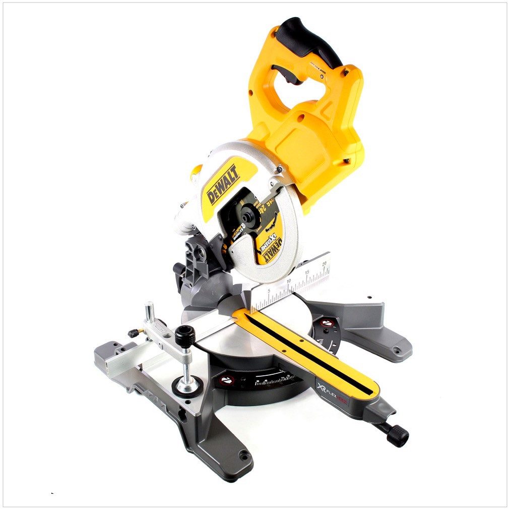 DeWalt Akku-Kapp-Gehrungssäge DCS 777 N XR Akku Paneelsäge 54 V FlexVolt 216 mm Solo