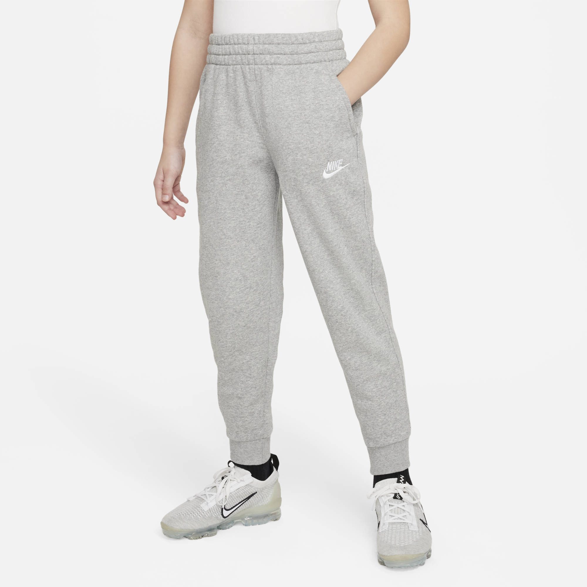 Nike Sportswear Sporthose Nike Club Fleece Big Kids' French Terry Joggers für Laufen und Fitness geeignet, mit schrägen Eingrifftaschen
