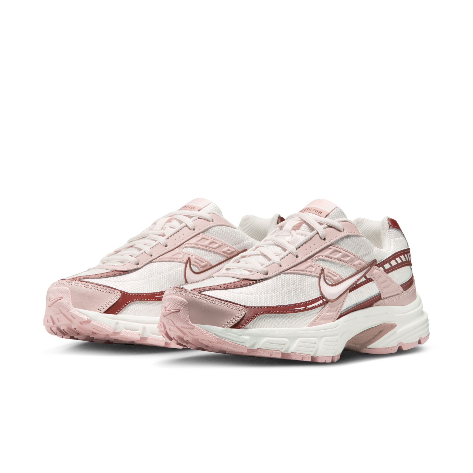 Nike Sportswear Initiator Sneaker inspiriert vom Design des Nike P-6000