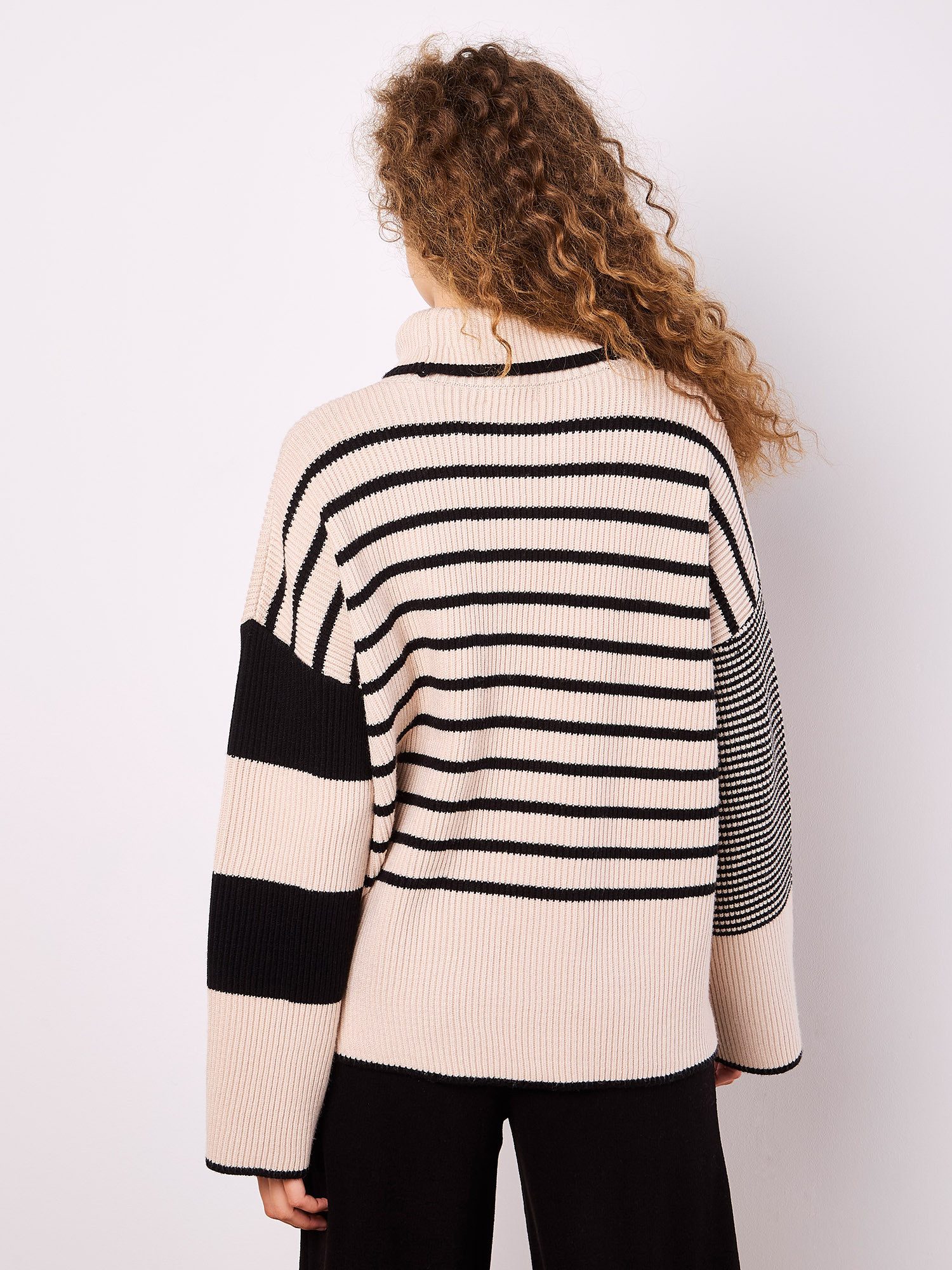 Apricot Strickpullover Strickpullover mit weitem Rollkragen