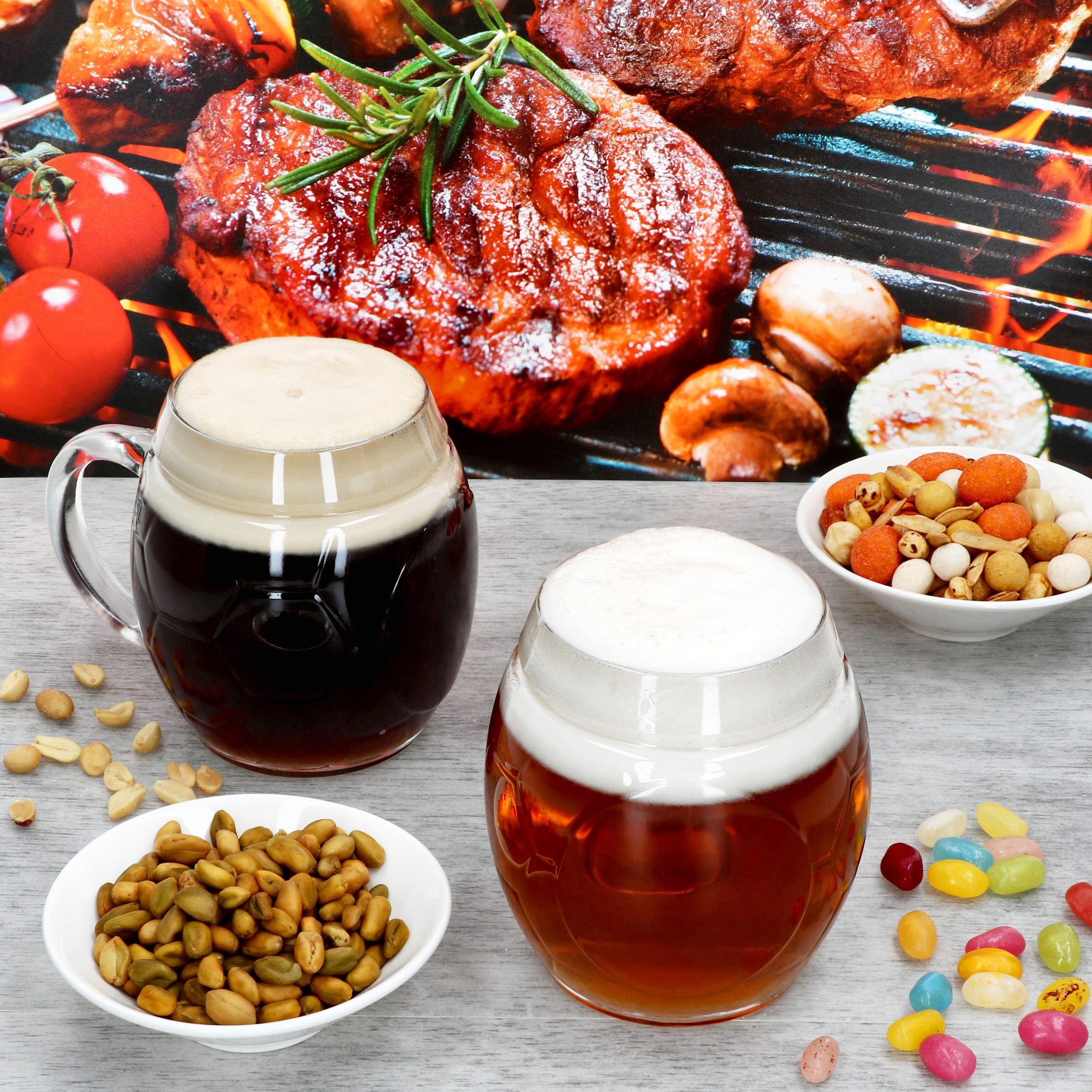 MamboCat Bierglas 12x Fußball Biergläser 0,5L geeicht Ball-Relief 12 Pers. Bierkrüge, Glas