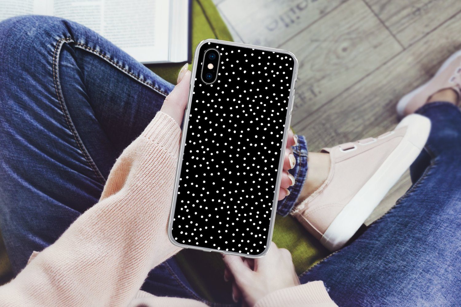 MuchoWow Handyhülle für Apple iPhone X Polka dots - Schwarz - Weiß, Smartphone-Bumper, Print, Handy Schutzhülle Dünn