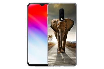 MuchoWow Handyhülle Elefant - Straße - Tiere - Sonnenuntergang - Landschaft, Phone Case, Handyhülle OnePlus 7, Silikon, Schutzhülle