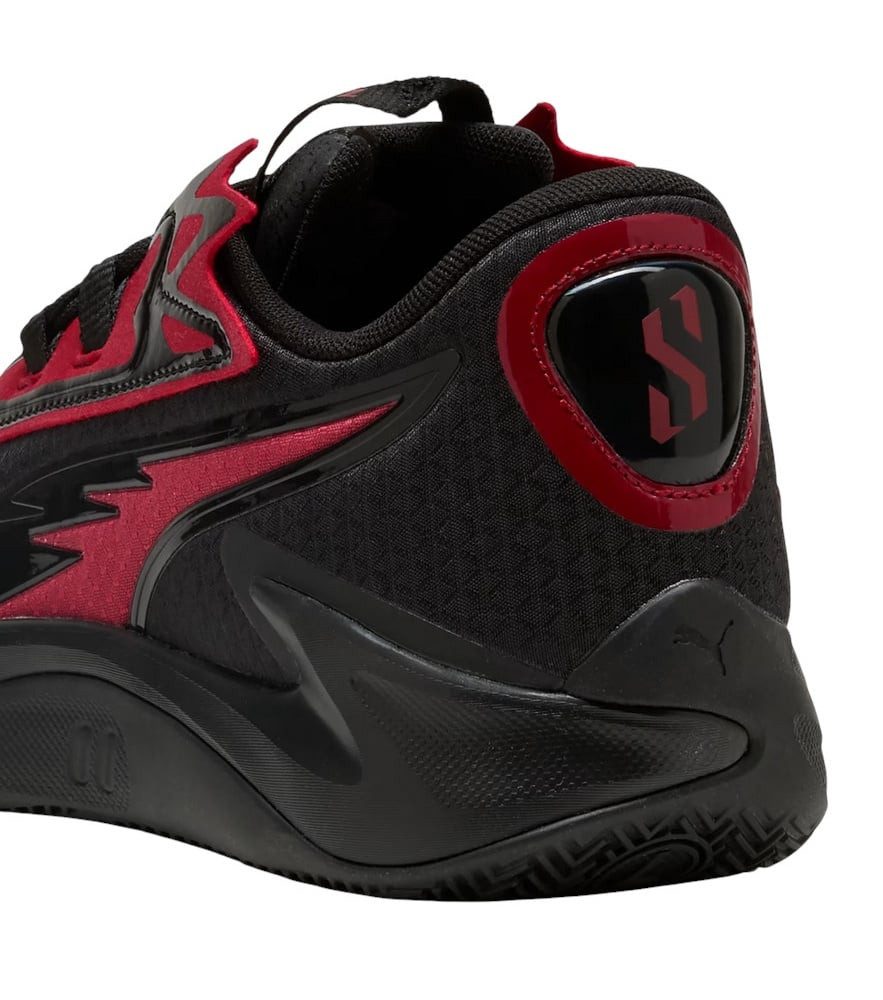 PUMA Hallen-Indoorschuhe Scoot Zeros II SCRRRT (Basketball) schwarz/rot Badmintonschuh