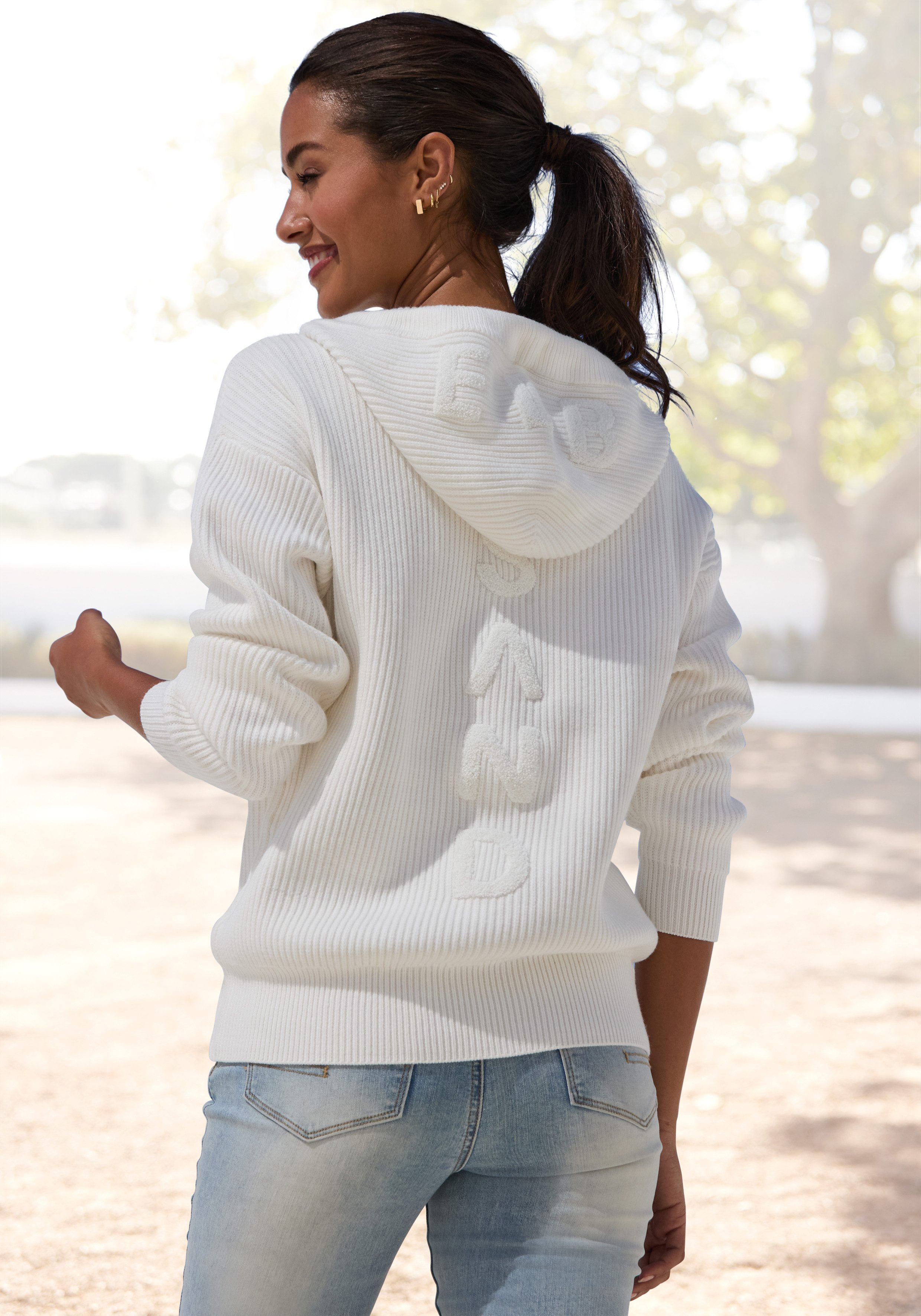 Elbsand Kapuzenstrickjacke aus hochwertigem Viskosemix mit Frottee-Applikation Kuschelige Strickjacke mit Kapuze, Strickcardigan mit Reißverschluss