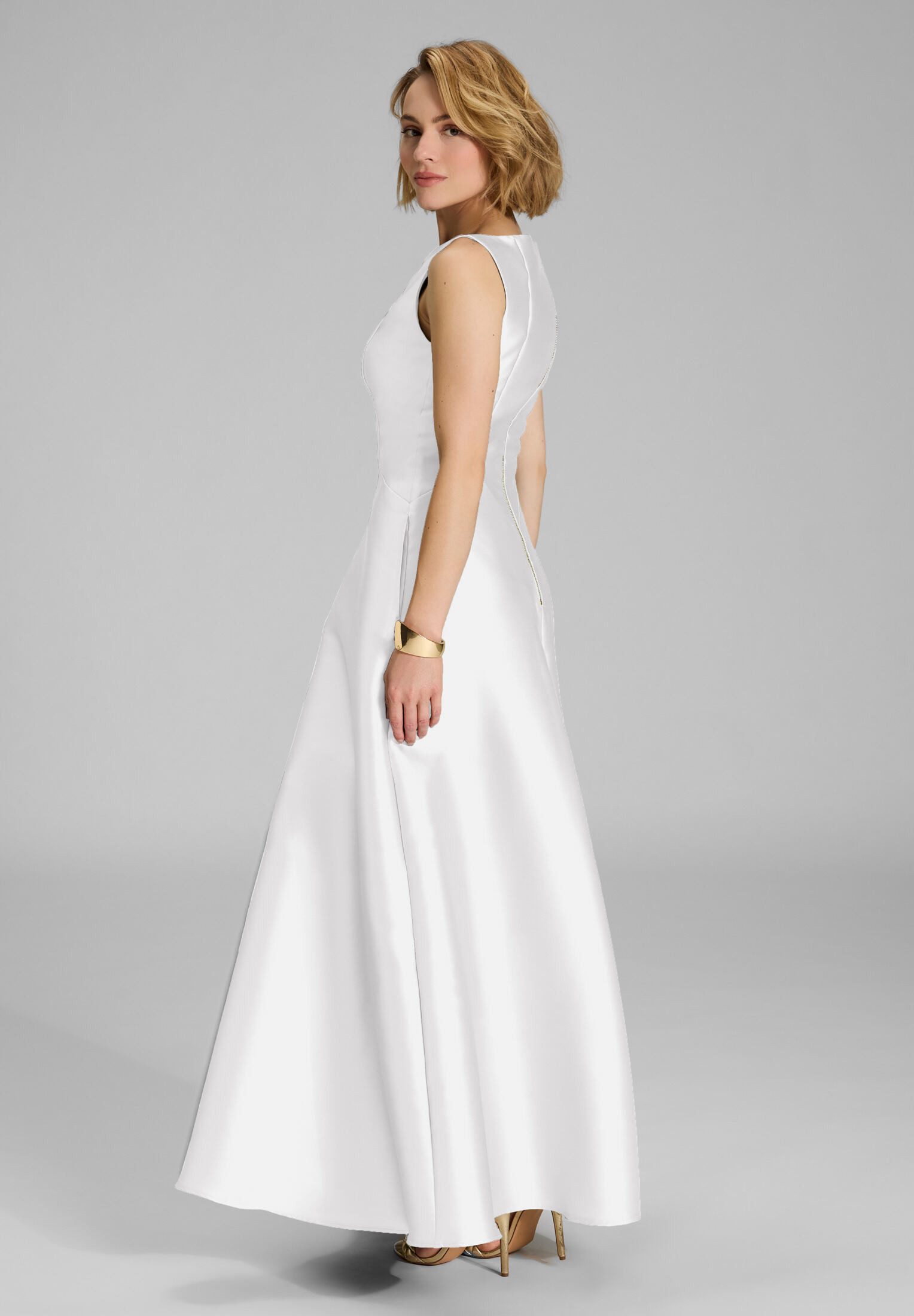 SWING Abendkleid - Robenartiges Abendkleid mit Eingrifftaschen Figurbetonte Passform in A-Linie