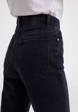 Armedangels Tapered-fit-Jeans MAIRAA BLACKBLUE Damen Mom Fit High Waist Mom Fit (1-tlg)