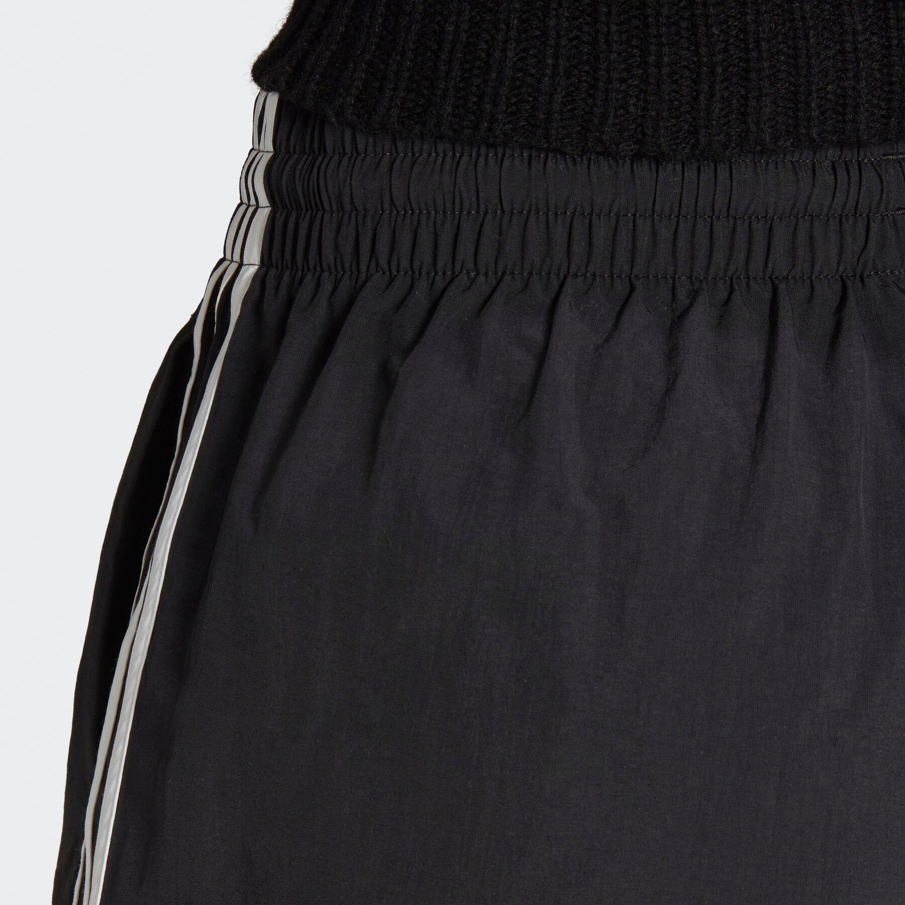 3-STREIFEN ESSENTIALS black/white WOVEN Shorts (1-tlg) adidas Sportswear