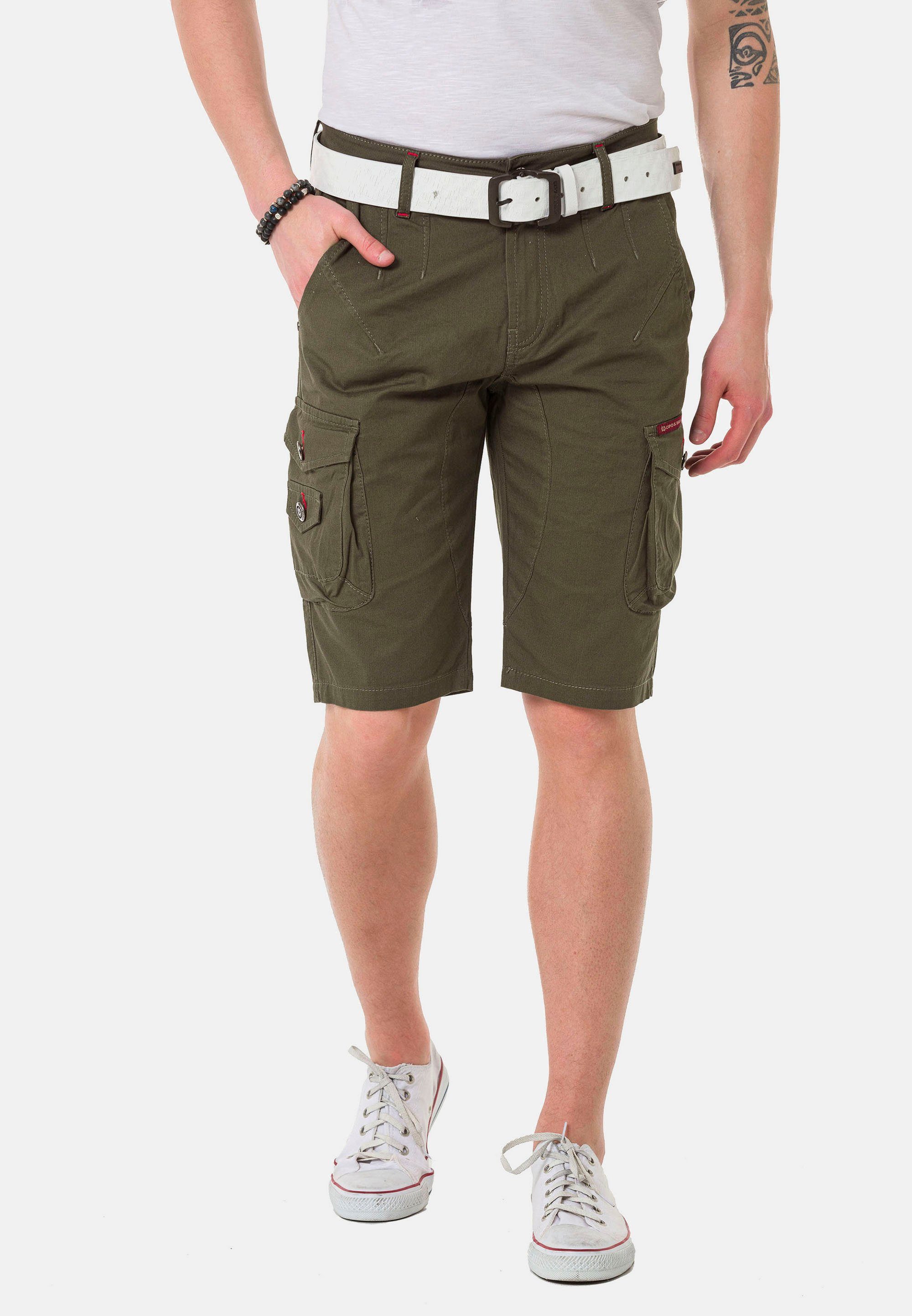 Cipo & Baxx Shorts mit praktischen Cargotaschen khaki