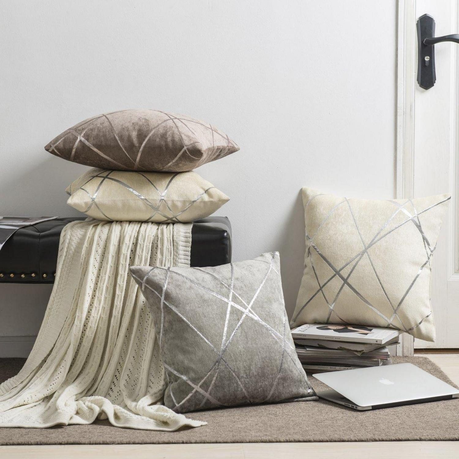 LuxusKollektion Kissenbezug Kissenbezug 2er Set 60x60cm Creme Samt, (2 Stück)