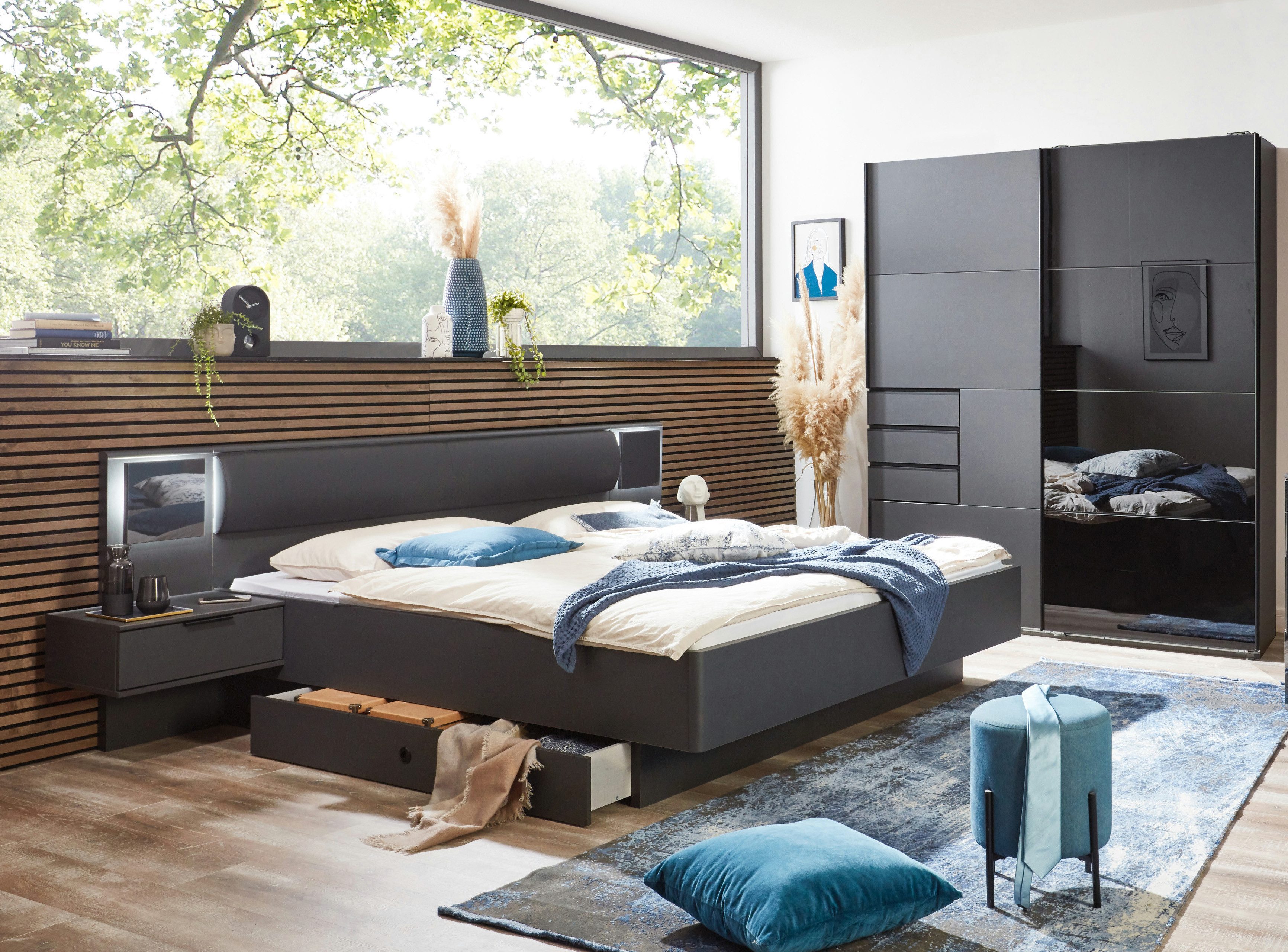 möbel-direkt.de Komplettschlafzimmer Barcelona in Grafit und Schwarz, (Komplett Set, 4-tlg., mit verschiedenen Schrankgrößen wählbar), Glasfronten, LED-Beleuchtung