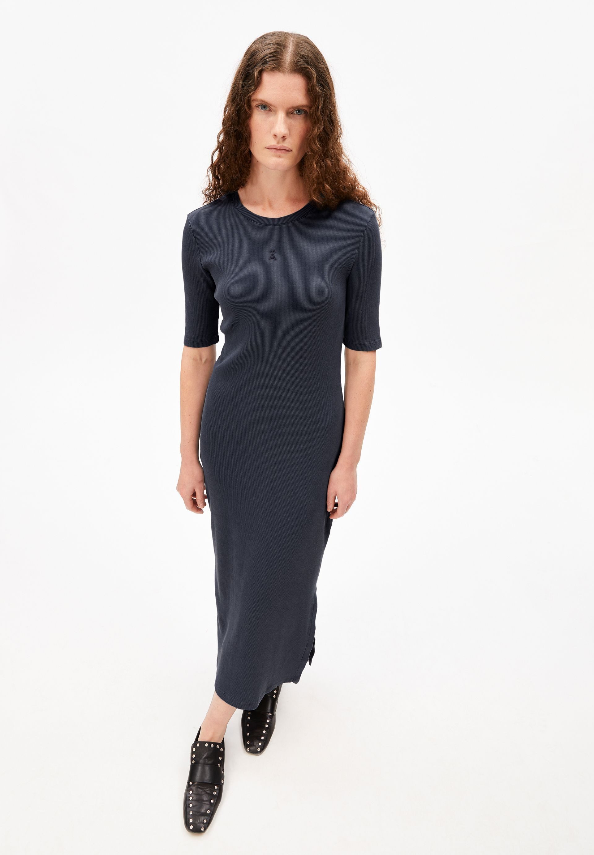 Armedangels Jerseykleid SEHAARAA GMT DYE (Fitted) Rippkleid aus Bio-Baumwoll Mix
