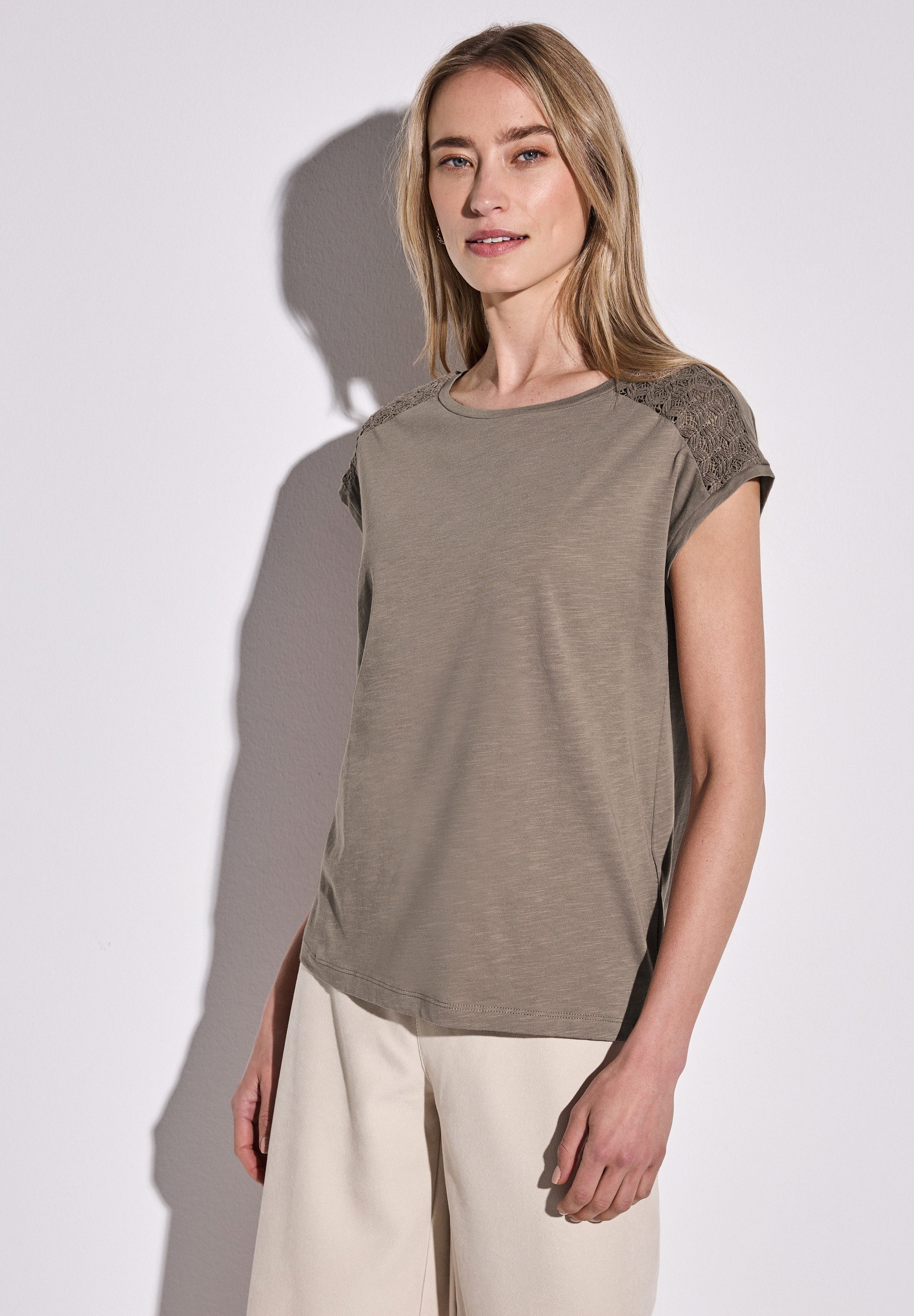 Spitzenshirt