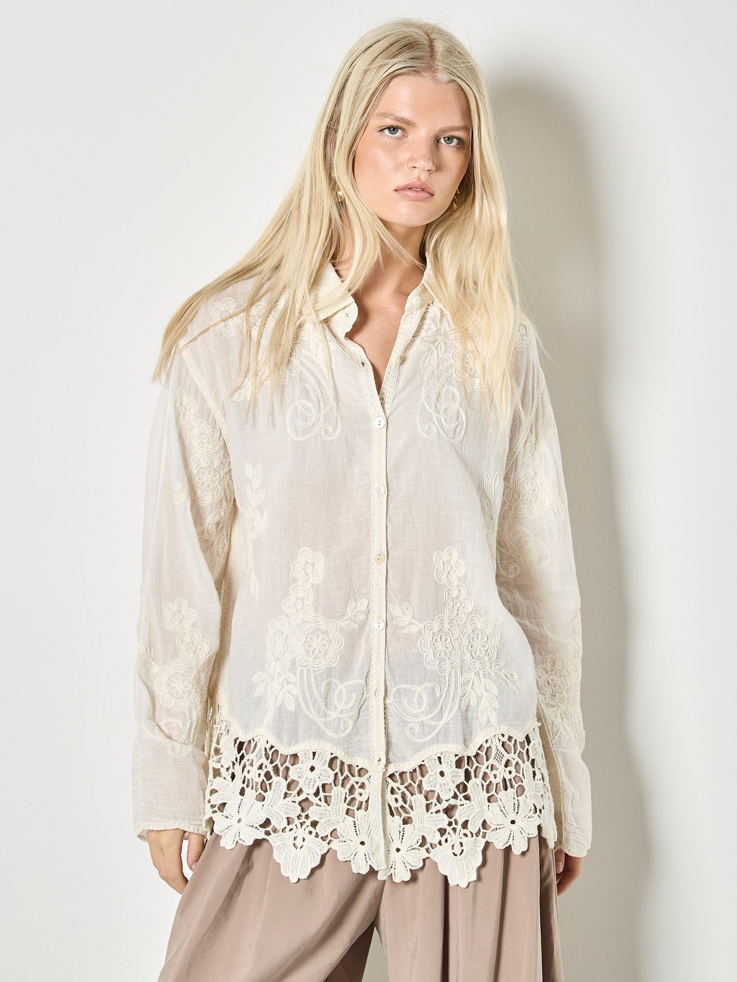 Apricot Spitzenbluse Oversize-Hemd aus Mesh mit Stickerei