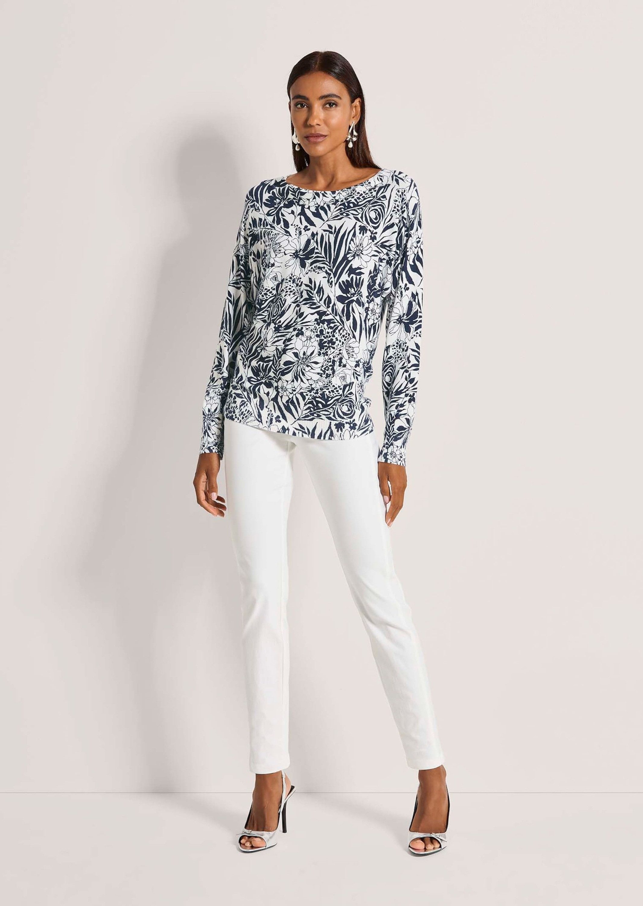 Strickpullover Viskoseshirt mit floralem Muster