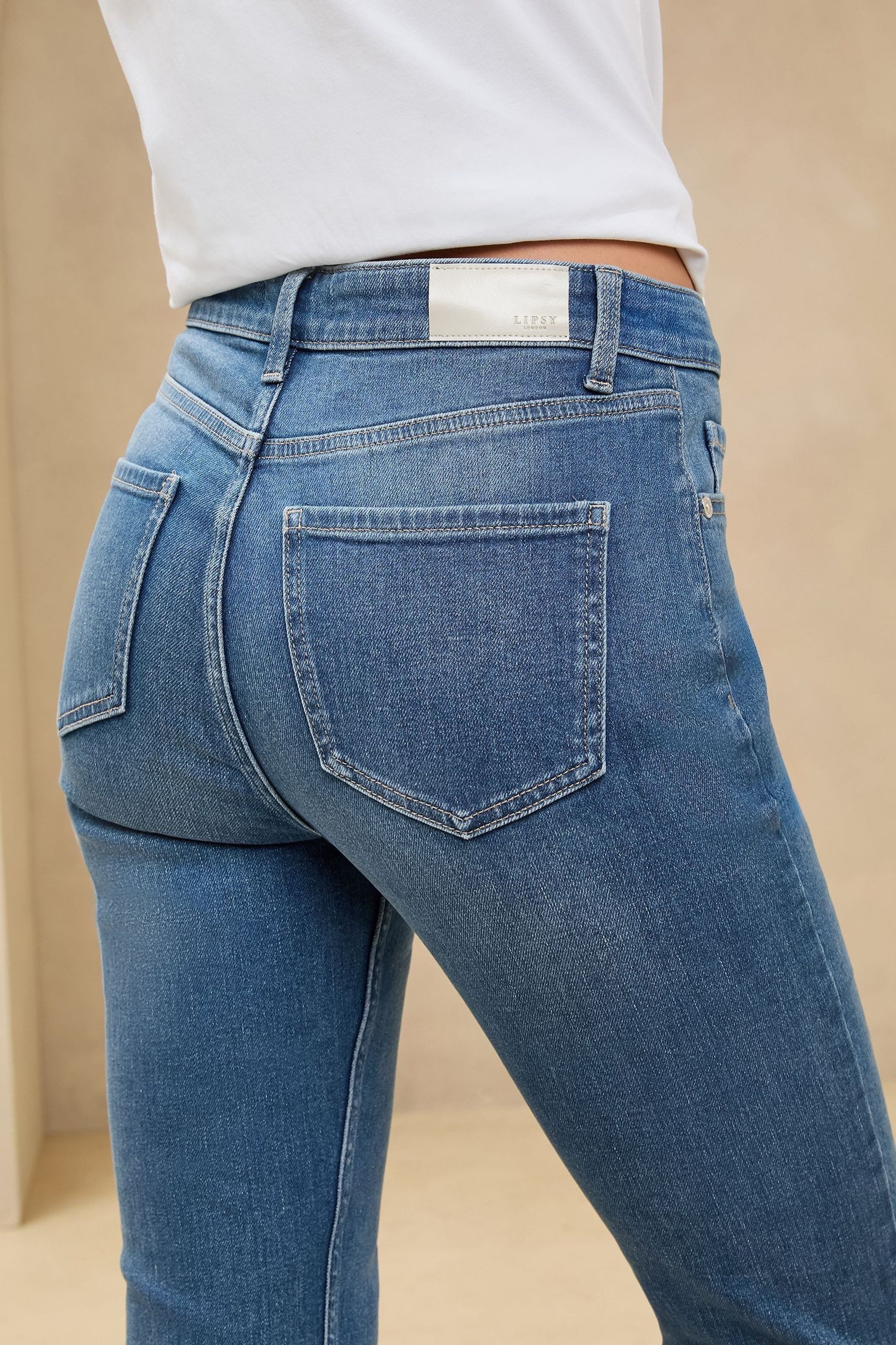 LIPSY Schlagjeans Ausgestellte Jeans mit mittlerem Bund, Regular (1-tlg)