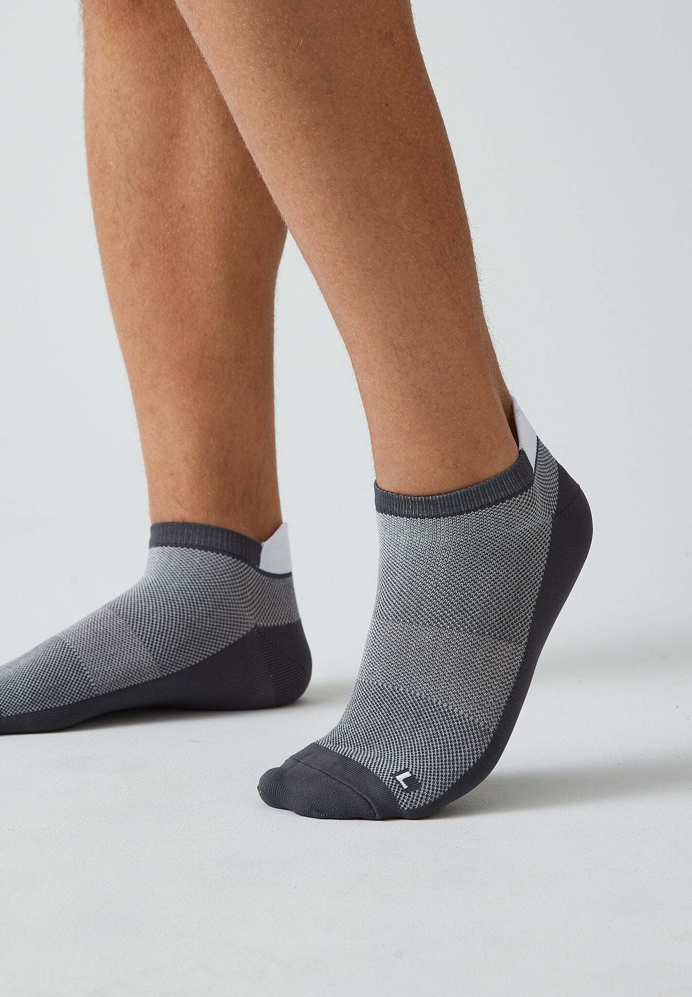 SNOCKS Laufsocken Running Socken für Damen & Herren (4-Paar) mit Fersenlasche und atmungsaktiv durch Mesh