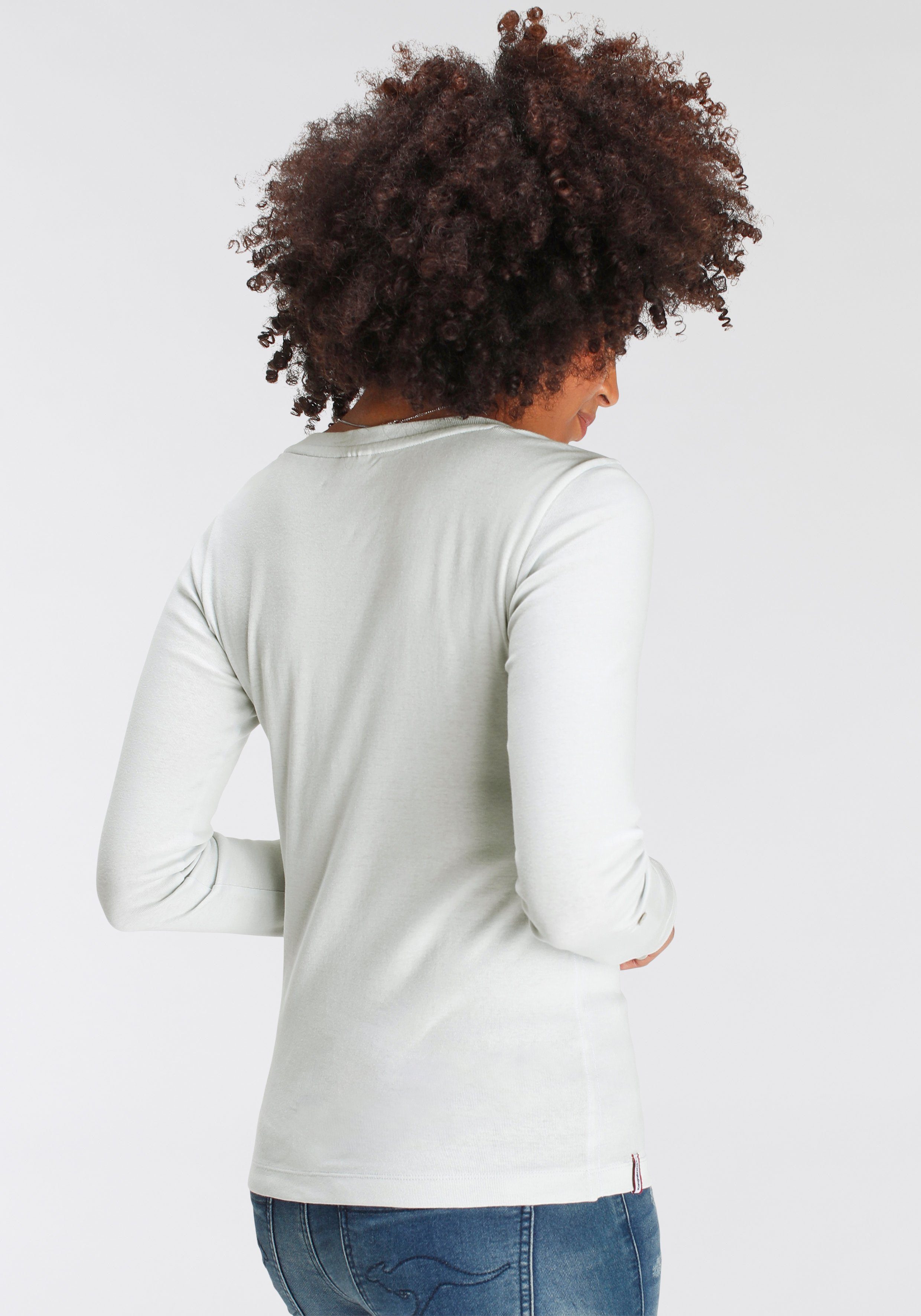 KangaROOS Langarmshirt krempelbare Ärmel, sehr figurbetonter Schnitt