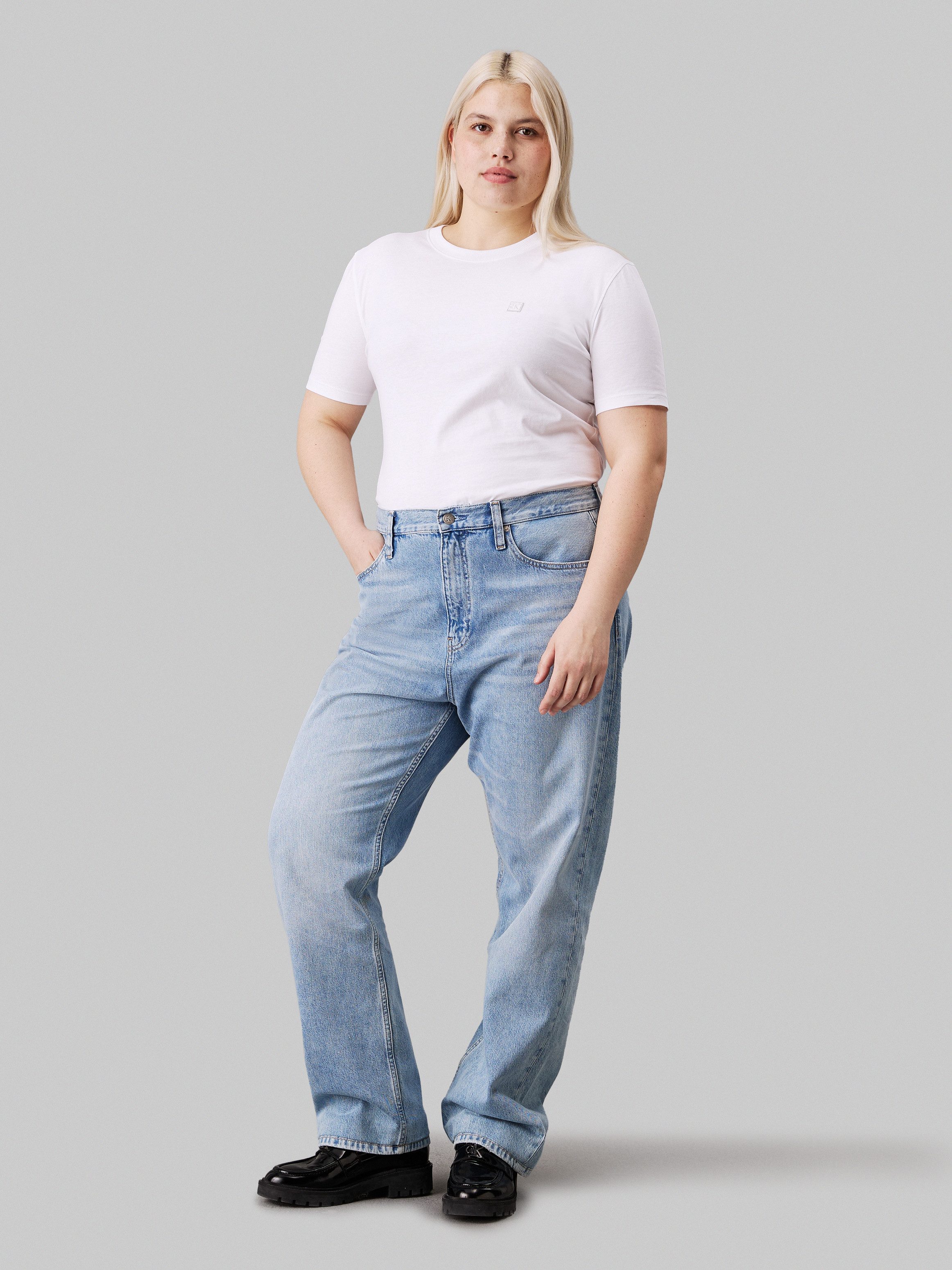 Calvin Klein Jeans Plus T-Shirt PLUS CK EMBRO BADGE REGULAR TEE in Großen Größen und Markenlabel