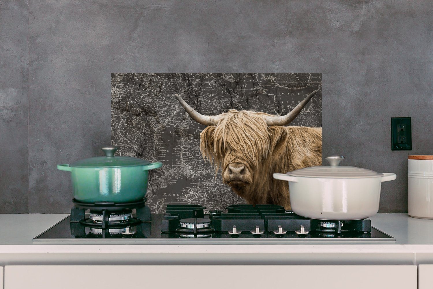 Tiere, Temperaturbeständig MuchoWow Herdblende (1-tlg), - Weltkarte Schottischer aus küchen Wandschutz, cm, 60x40 Highlander Küchenrückwand -