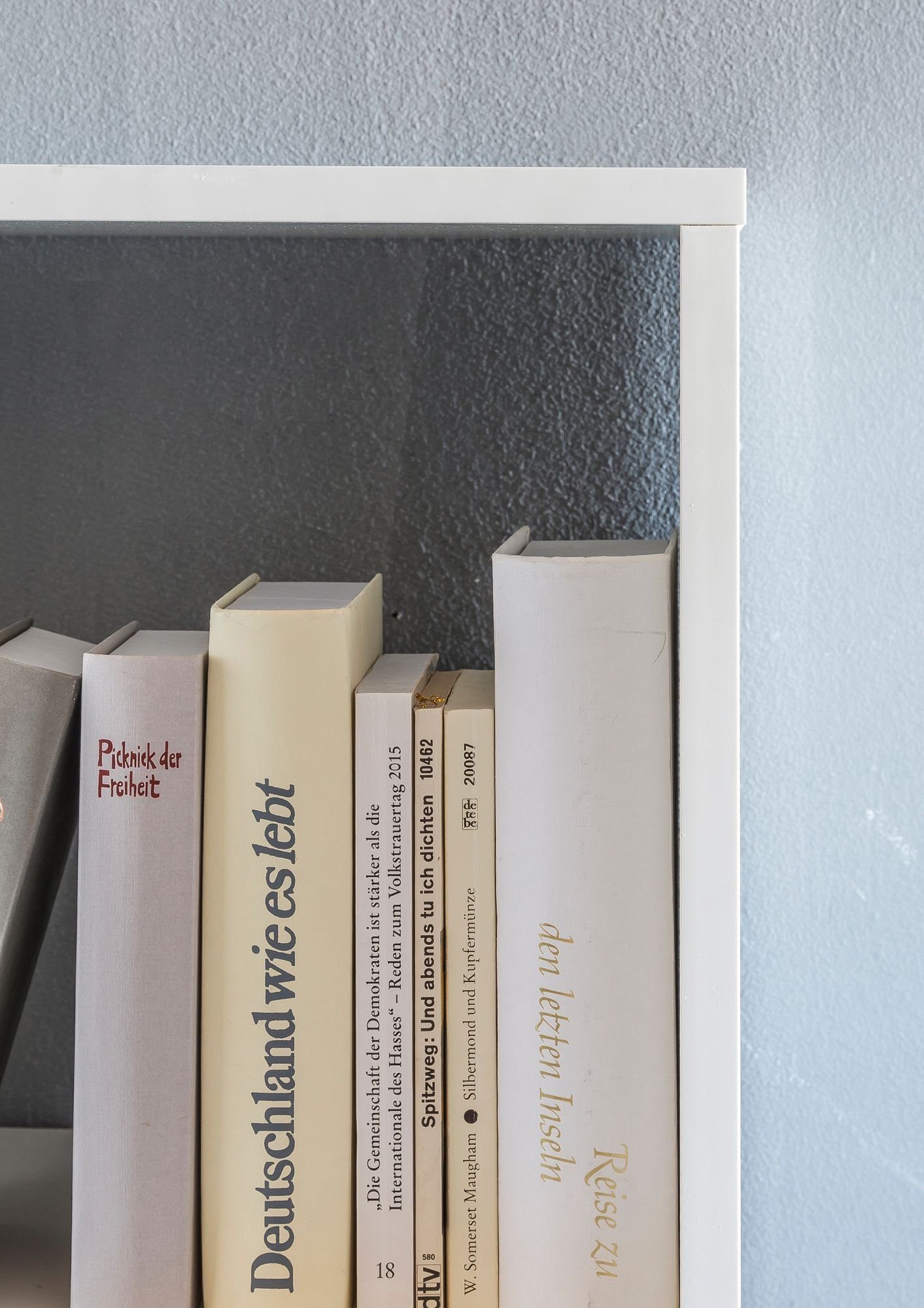 Oberfläche DESIGN KADIMA mit melaminharzbeschichteter 4-fach Modernes Bücherregal Wohnregal: