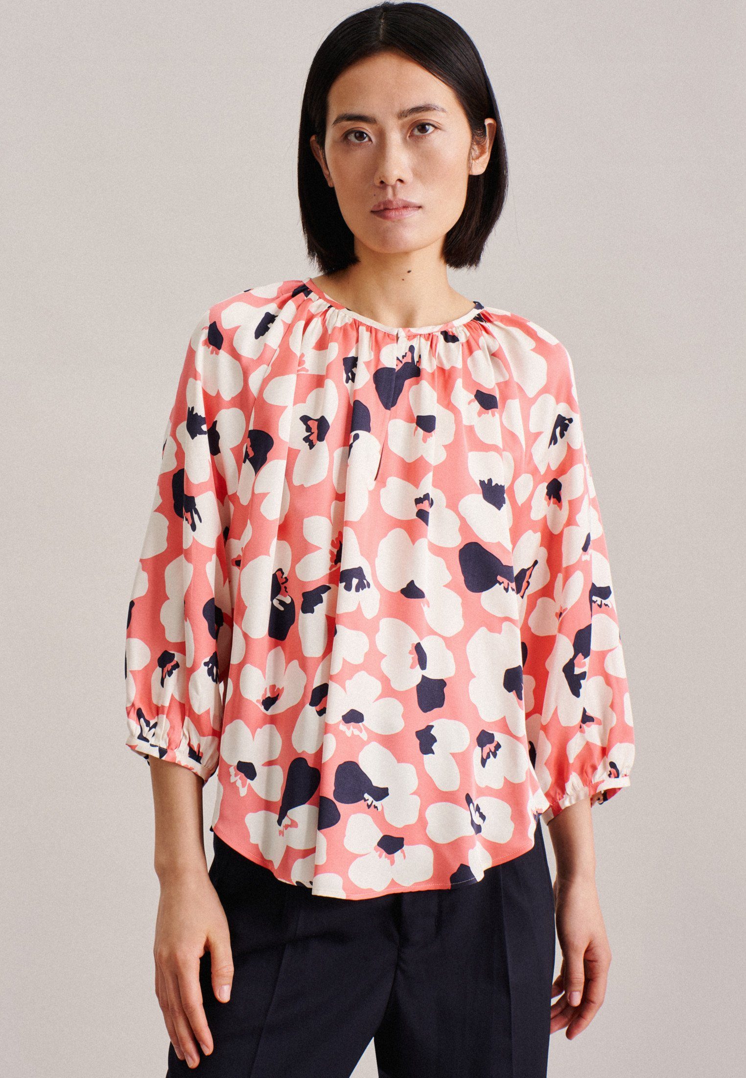 Schlupfbluse Schwarze Rose