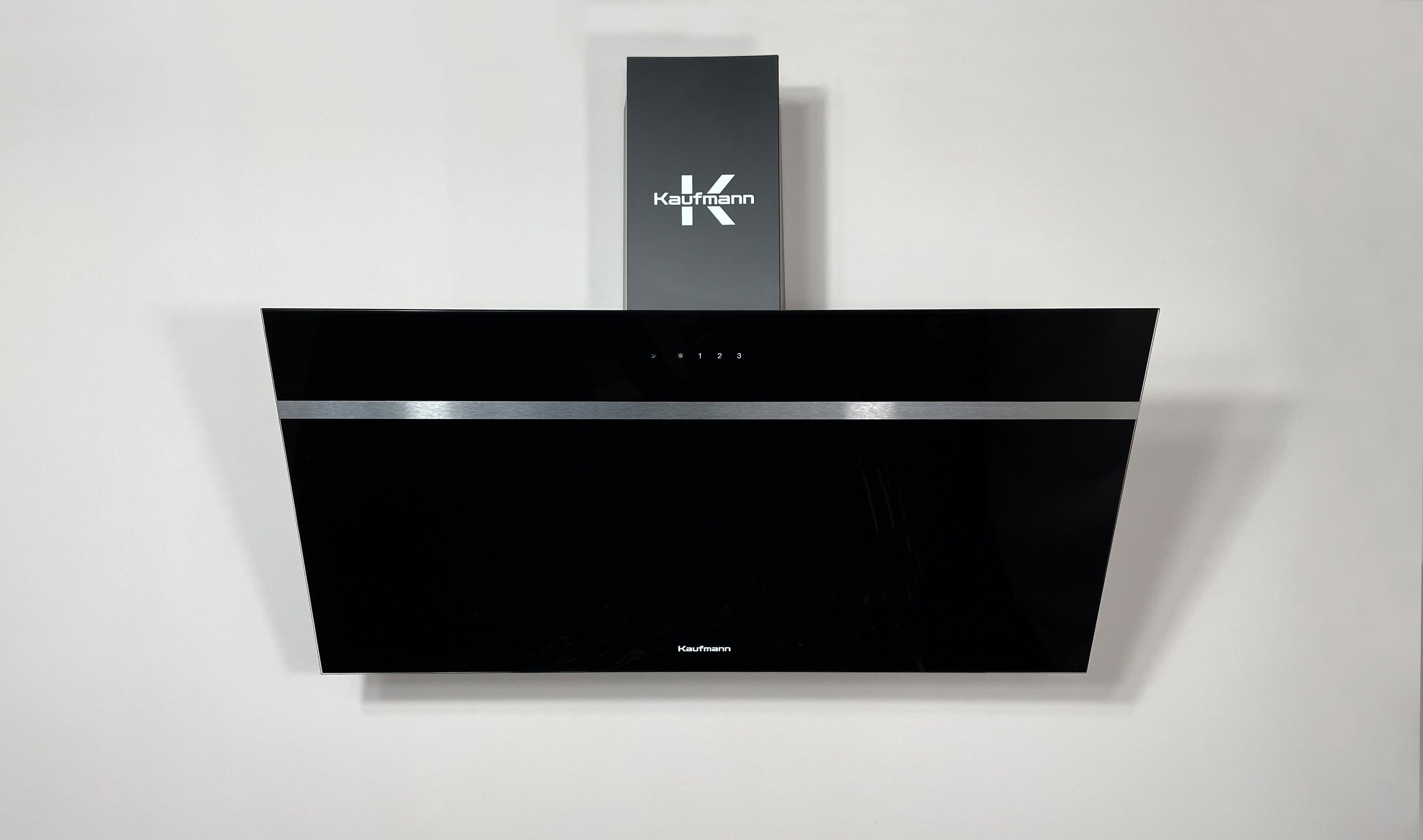 KAUFMANN Wandhaube VIKTORIA 60 BL. Kopffreihaube Dunstabzugshaube 60 cm 1000 m³/h VIKTORIA 60 BL. Kopffreihaube Dunstabzugshaube 60 cm 1000 m³/h, Dunsthaube 60cm, Schwarz Glas, Edelstahl, Fernbedienung