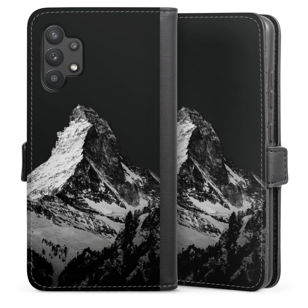 DeinDesign Handyhülle Berg Schnee Alpspitze Snow Capped Mountains Grayscale, Samsung Galaxy A32 4G Hülle Handy Flip Case Wallet Cover