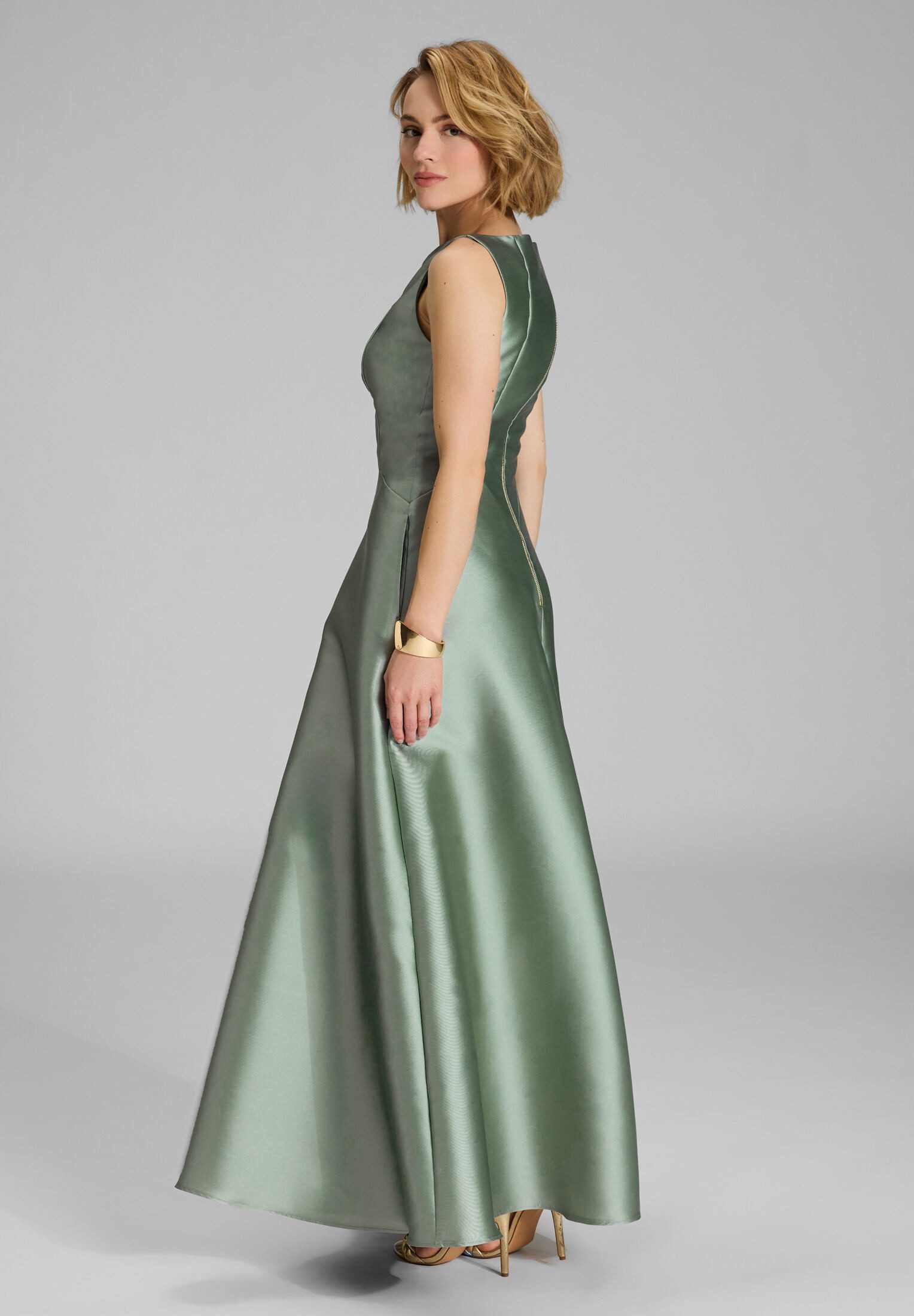 SWING Abendkleid - Robenartiges Abendkleid mit Eingrifftaschen Figurbetonte günstig online kaufen