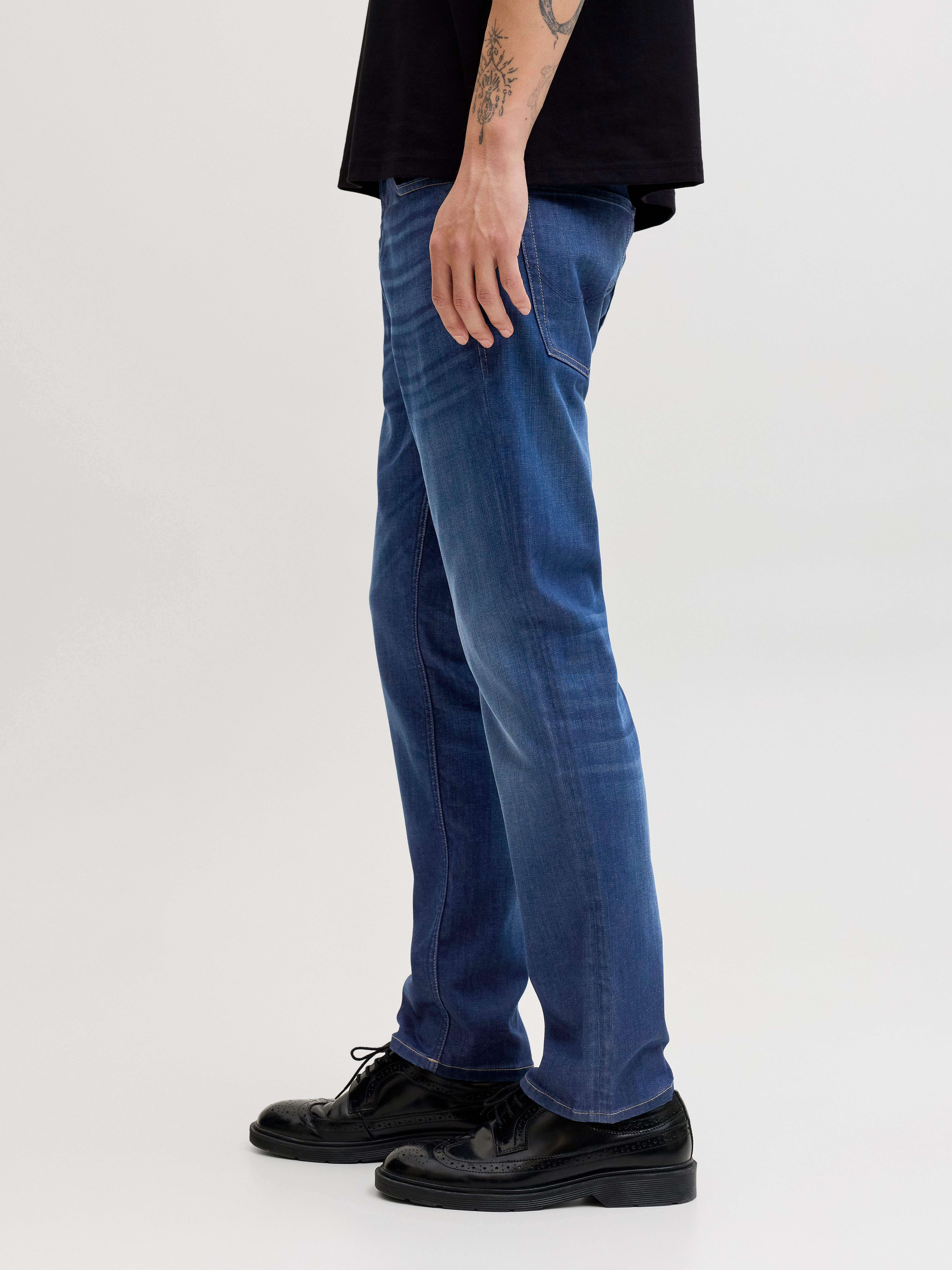 Jack & Jones Regular-fit-Jeans JJICLARK mit Used-Look und Stretch für den Alltag mit Abriebeffekten