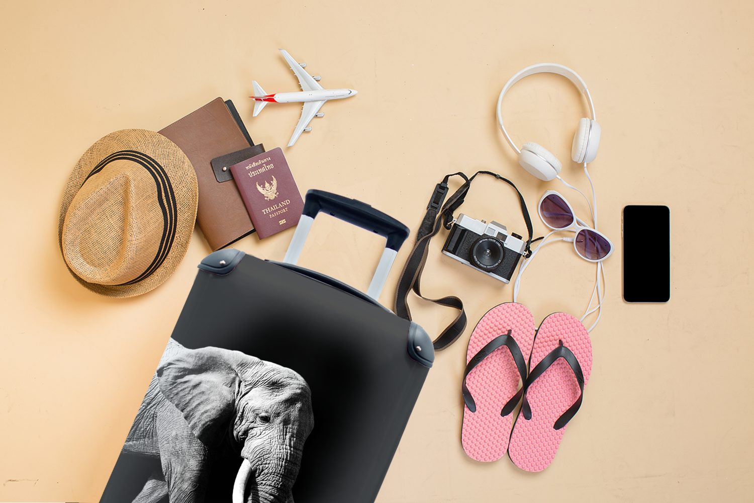 Handgepäckkoffer Reisekoffer mit MuchoWow und, 4 Trolley, Reisetasche Ferien, langen Handgepäck Rollen, rollen, Elefant schwarzem schwarz - Reißzähnen mit auf Hintergrund für