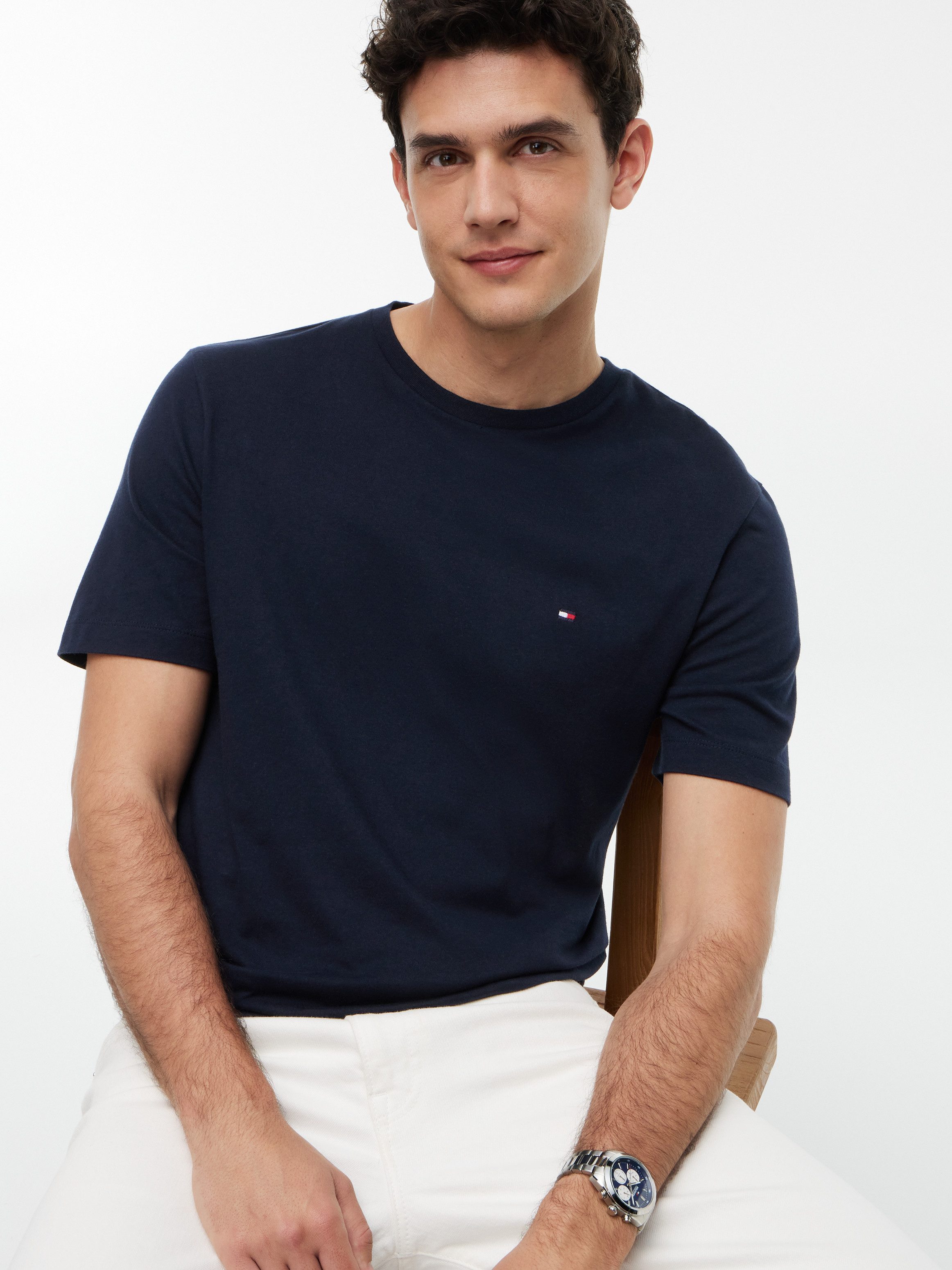 Tommy Hilfiger T-Shirt ESSENTIAL REGULAR FIT SOLID mit Stickerei unifarben, casual, Baumwolle, Rundhals