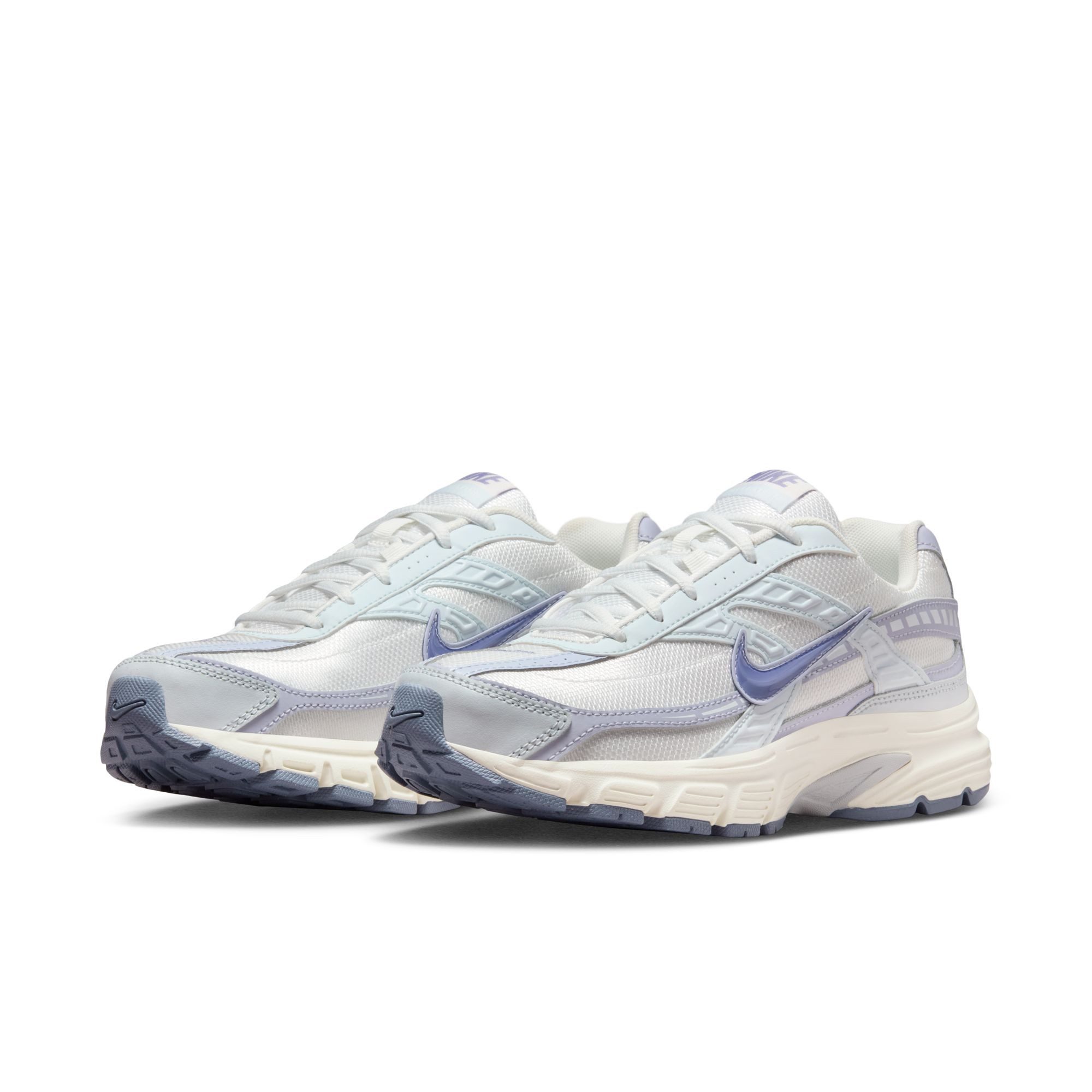 Nike Sportswear Initiator Sneaker inspiriert vom Design des Nike P-6000